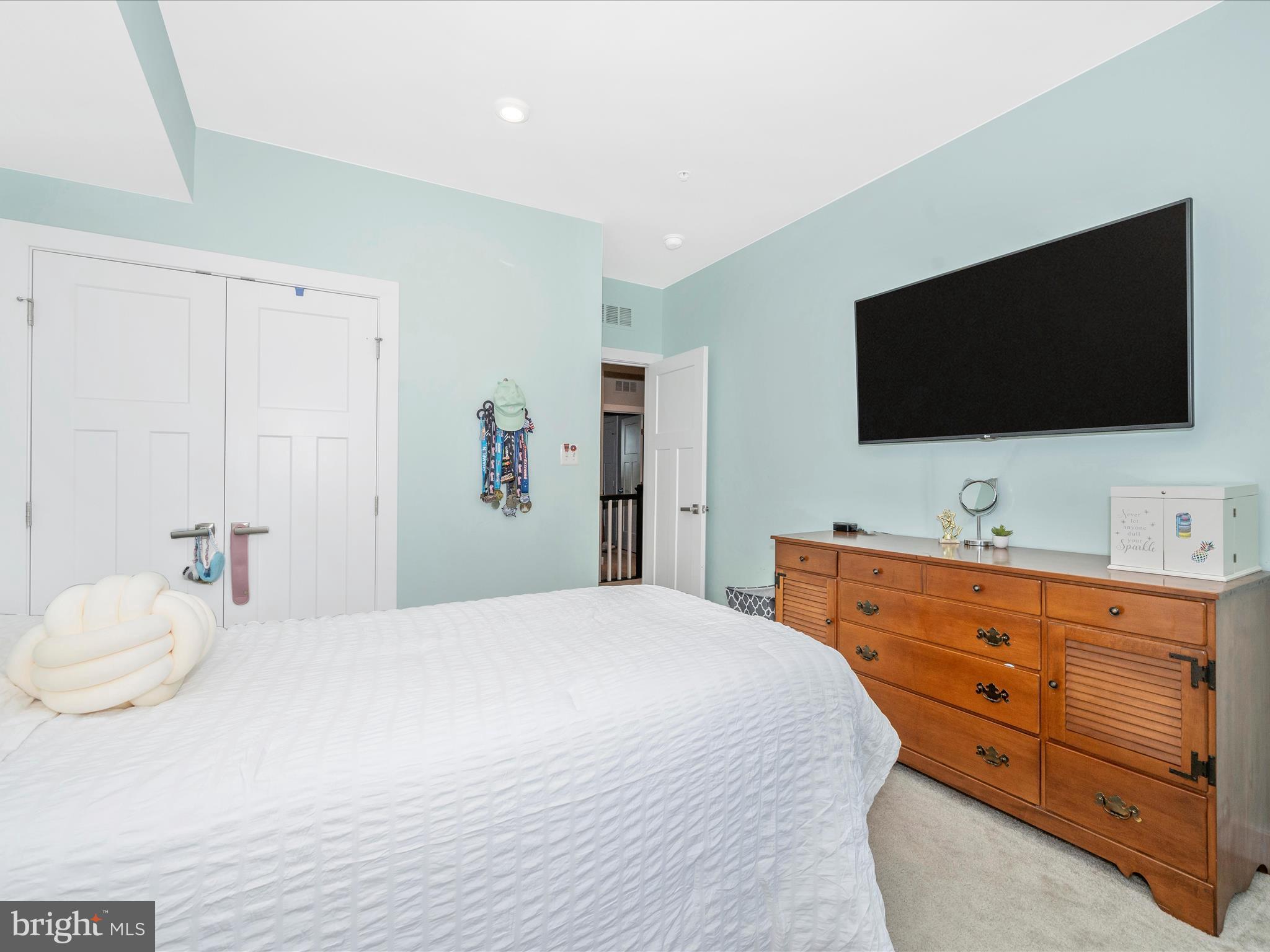 OAKDALE VILLAGE - Residential