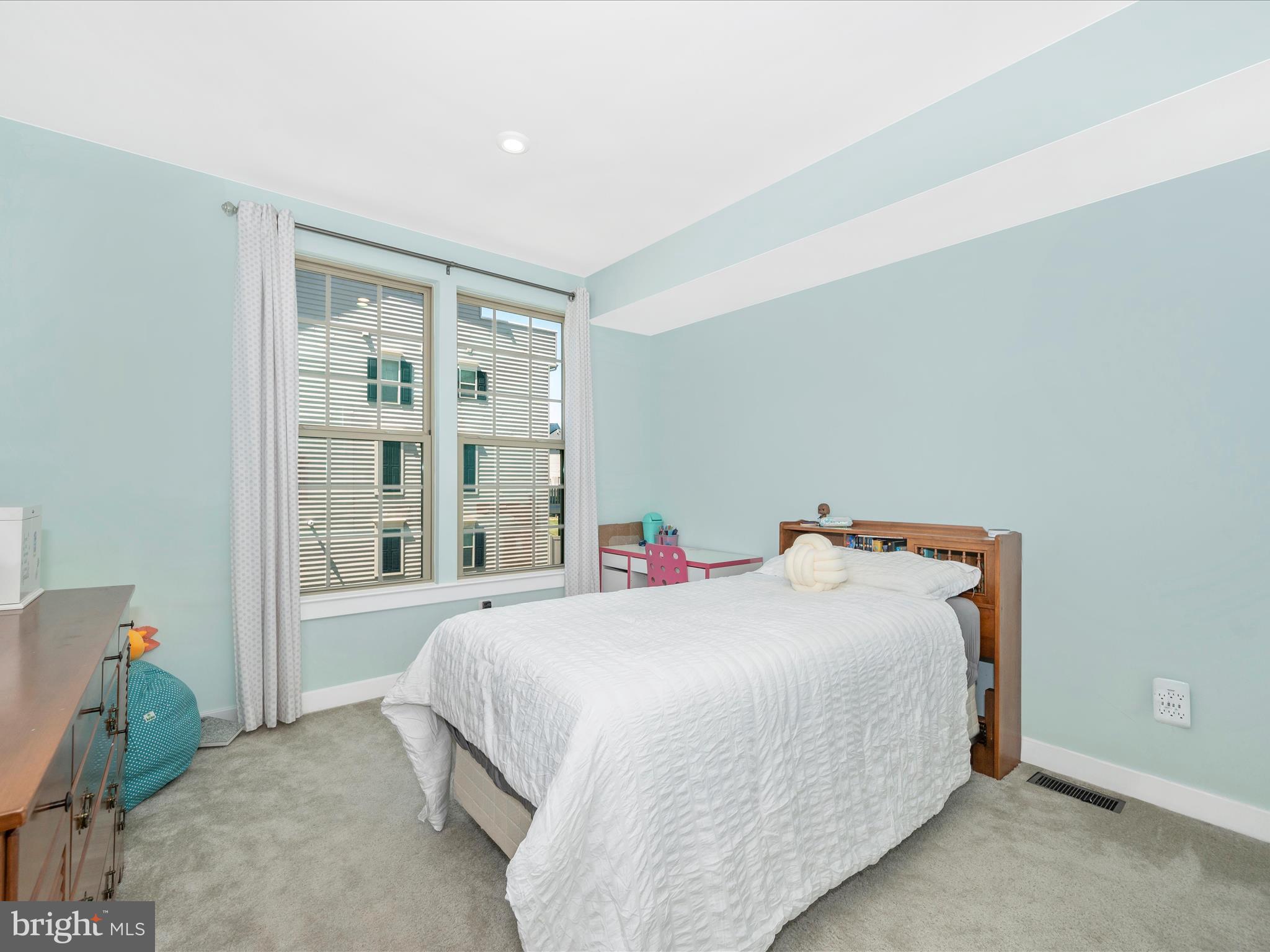 OAKDALE VILLAGE - Residential