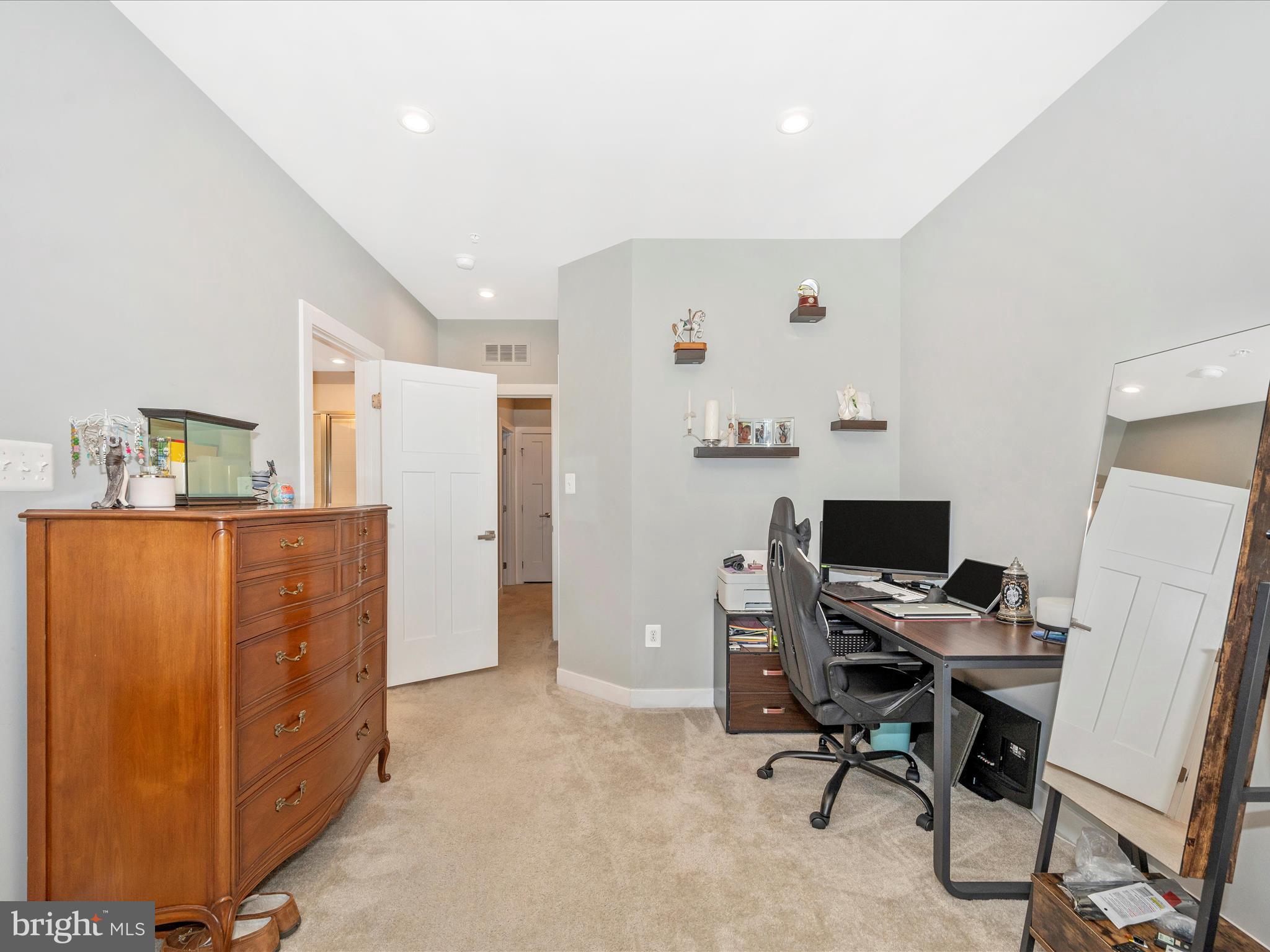 OAKDALE VILLAGE - Residential