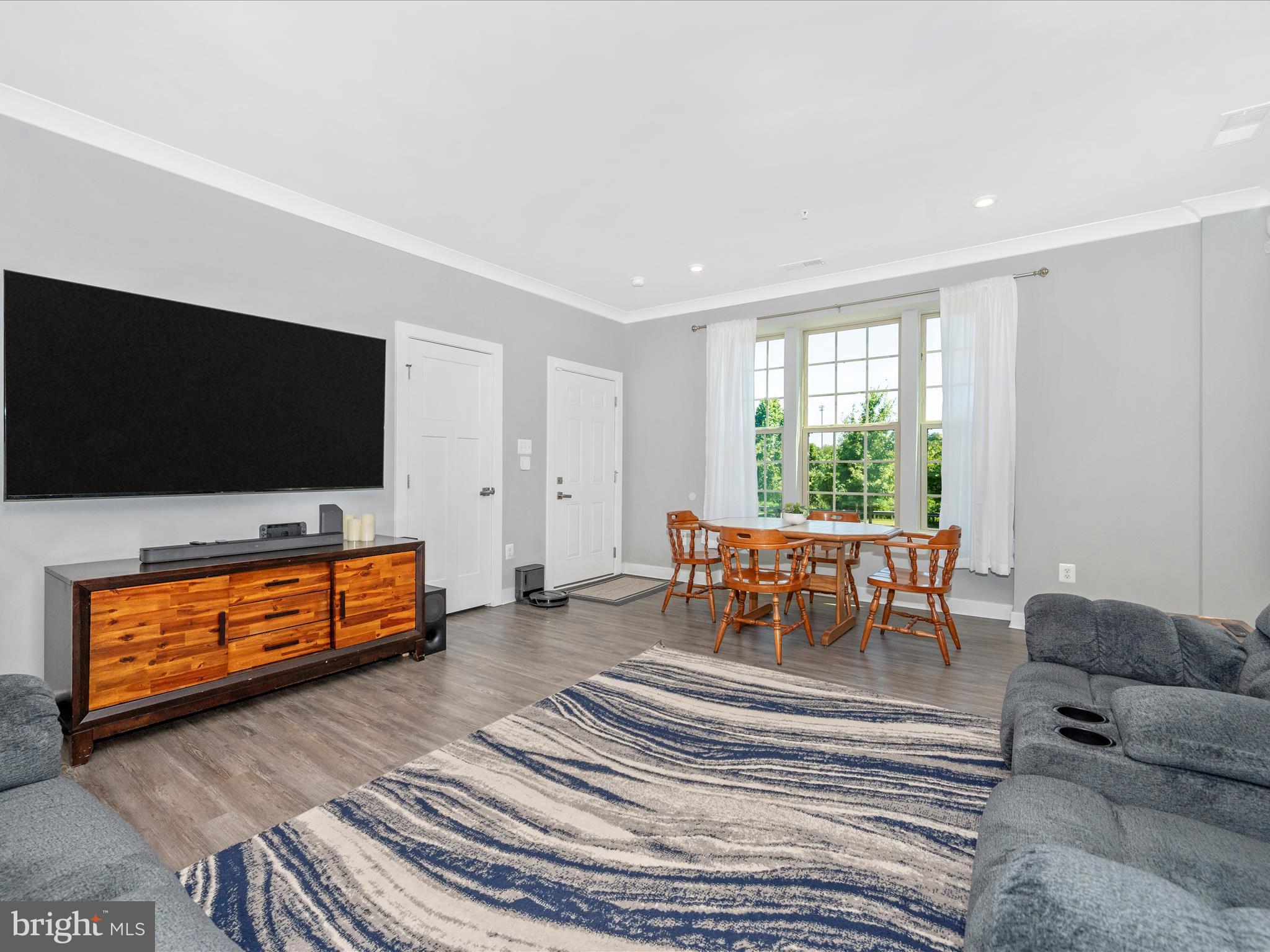 OAKDALE VILLAGE - Residential