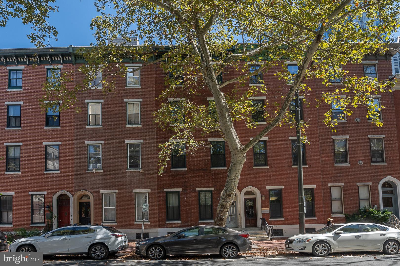 LOGAN SQUARE - Residential