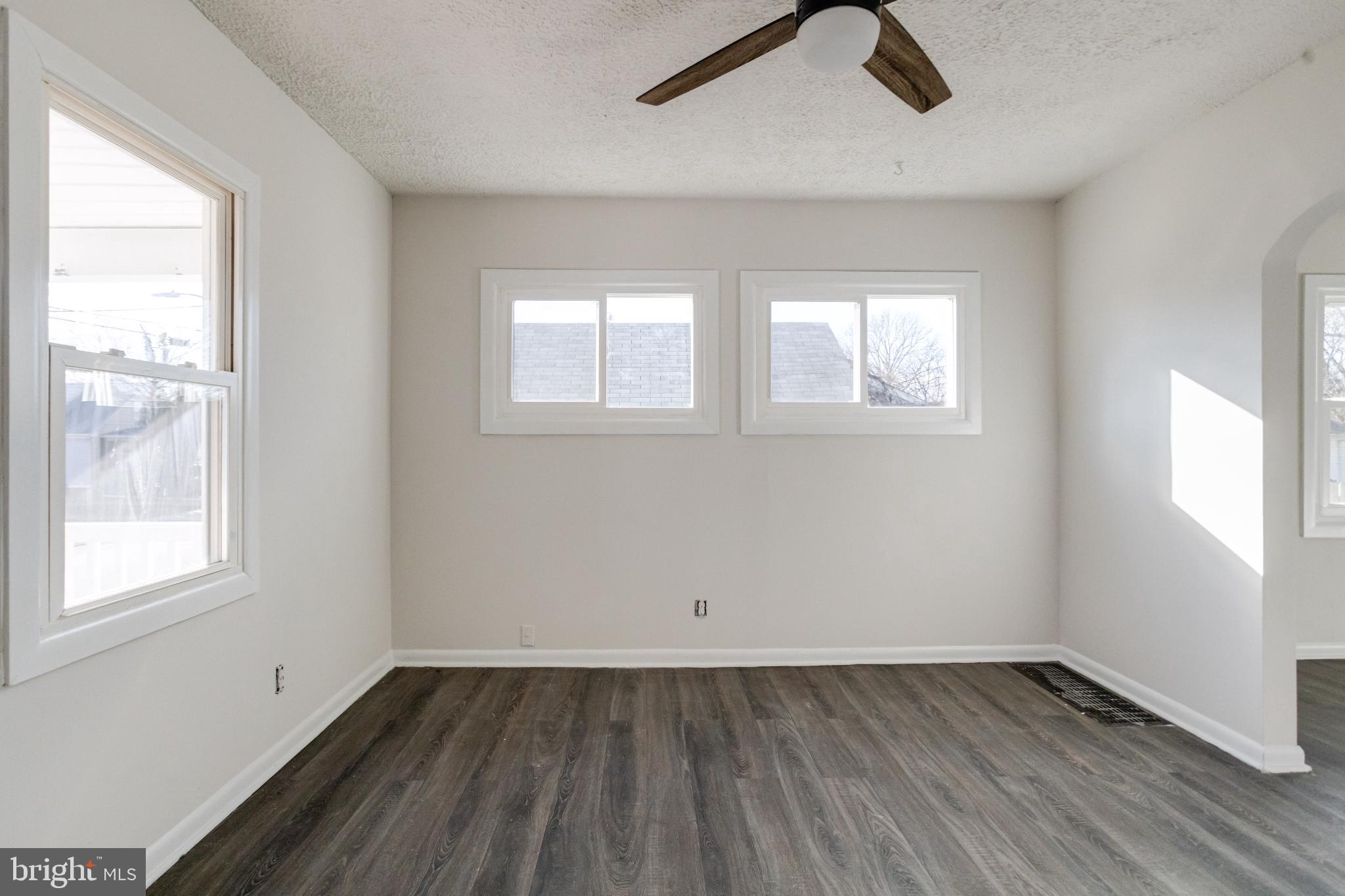 4110 HILLCREST AVENUE