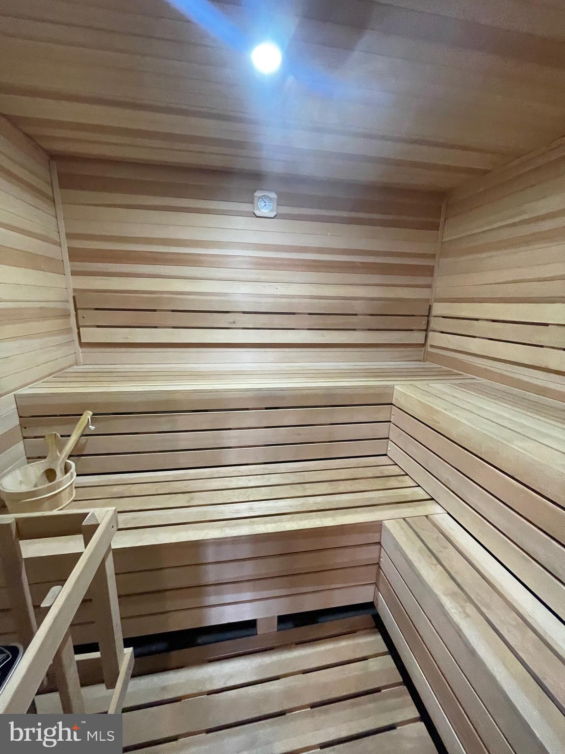 ROXBOROUGH - Residential Lease