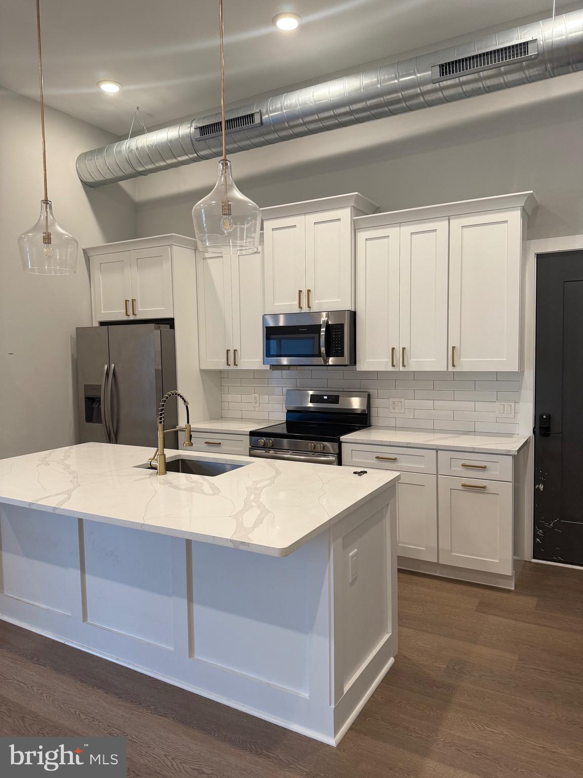 ROXBOROUGH - Residential Lease