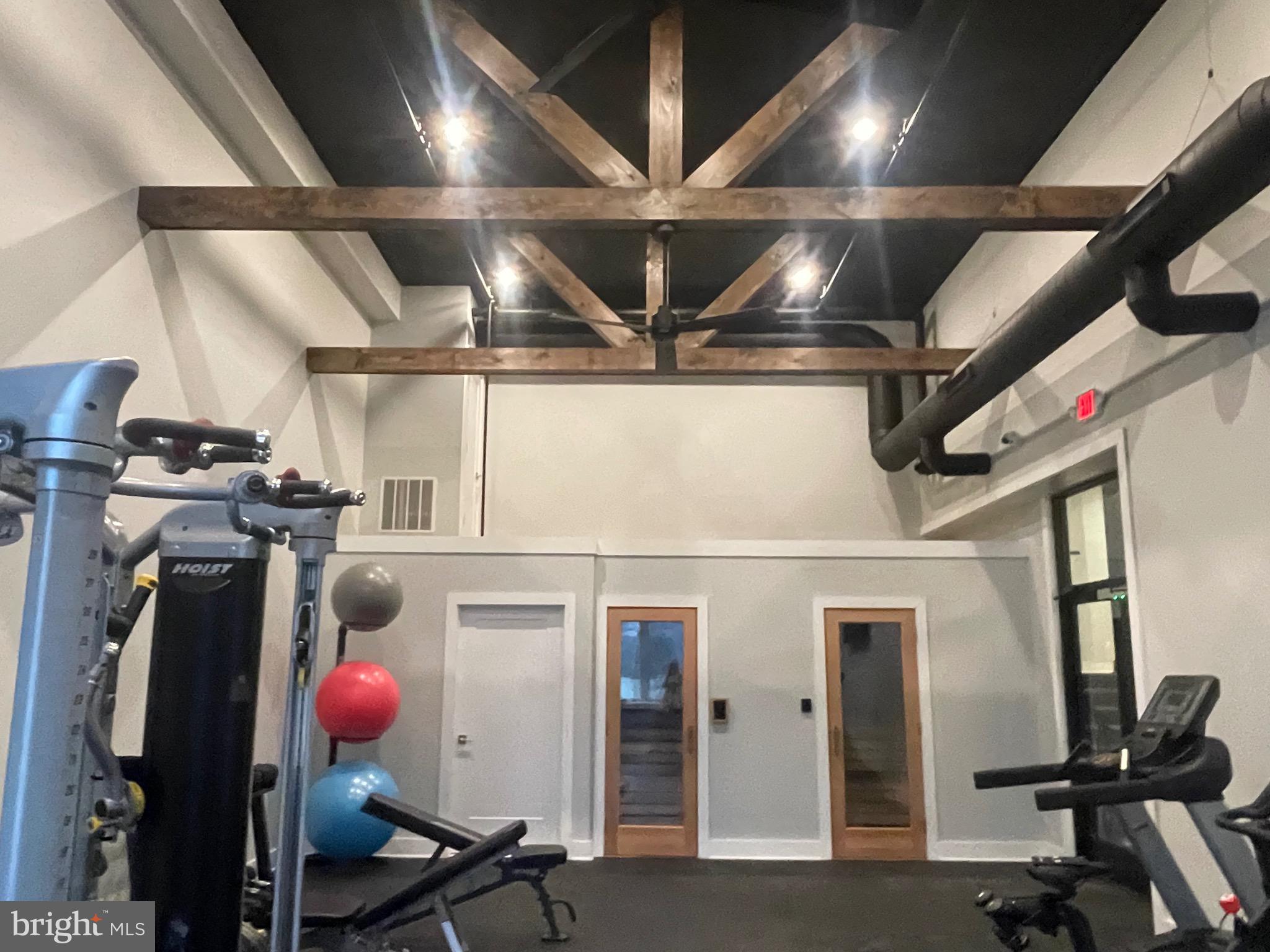 ROXBOROUGH - Residential Lease