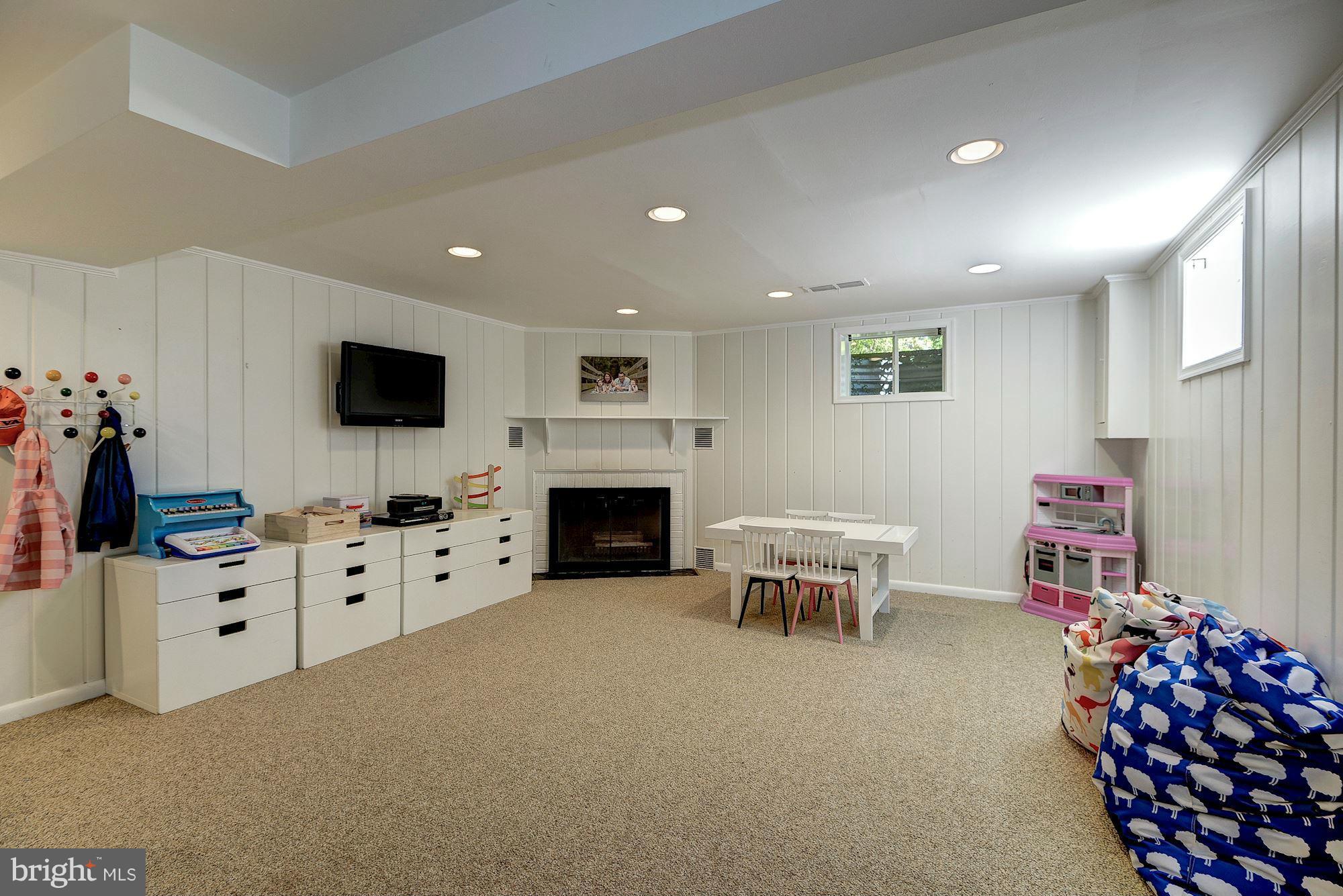 CHEVY CHASE - Residential