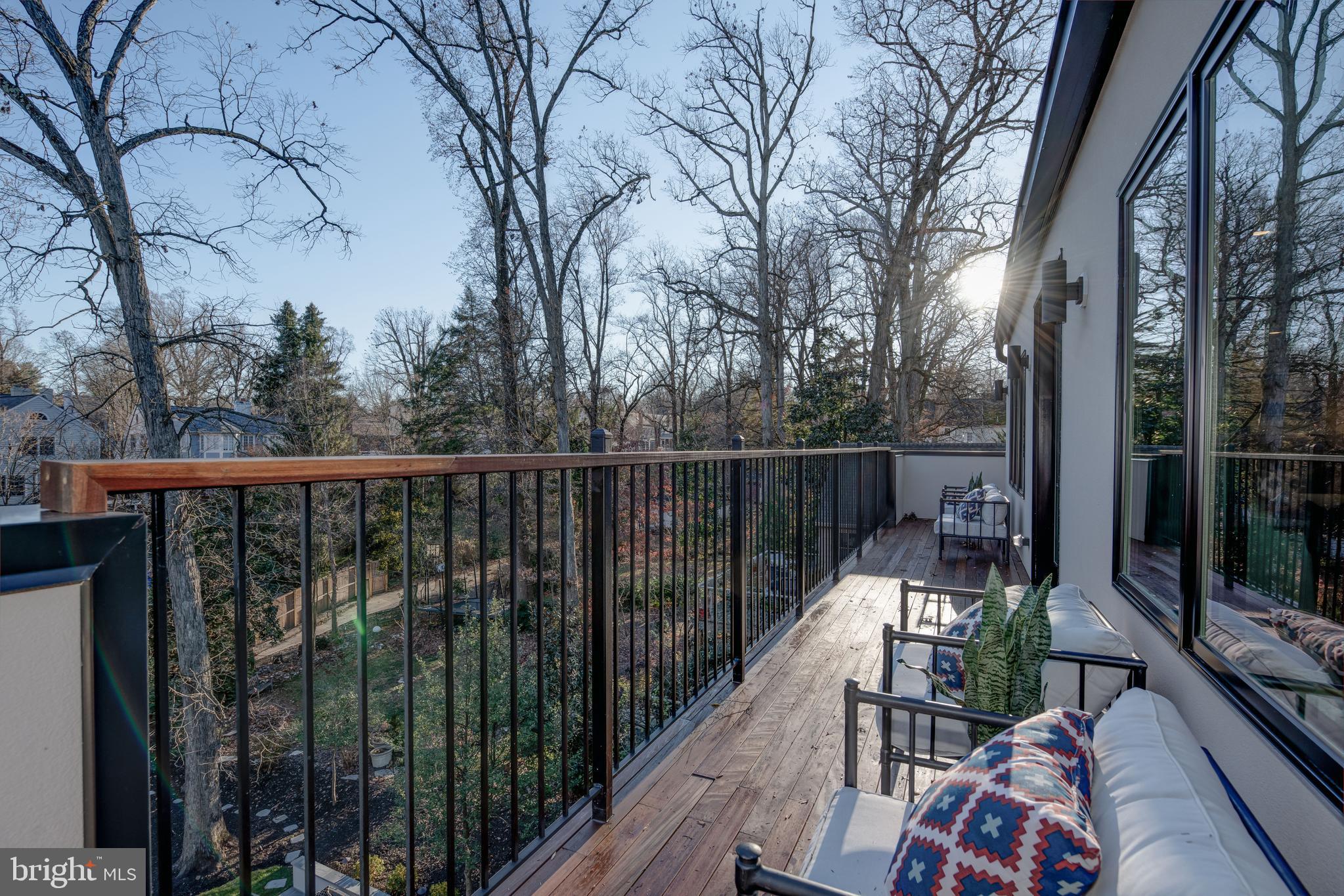 BARNABY WOODS - Residential