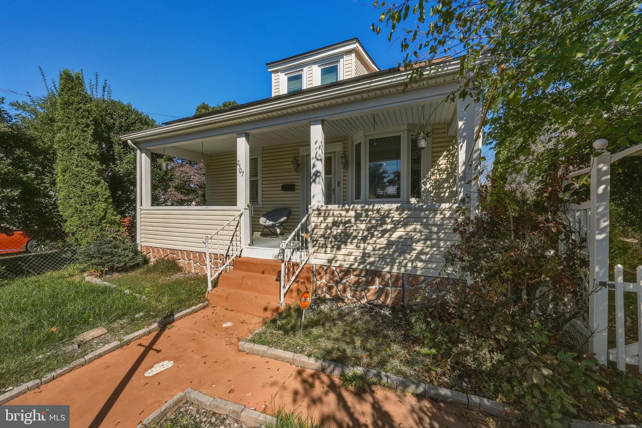 2507 COLUMBIA AVENUE