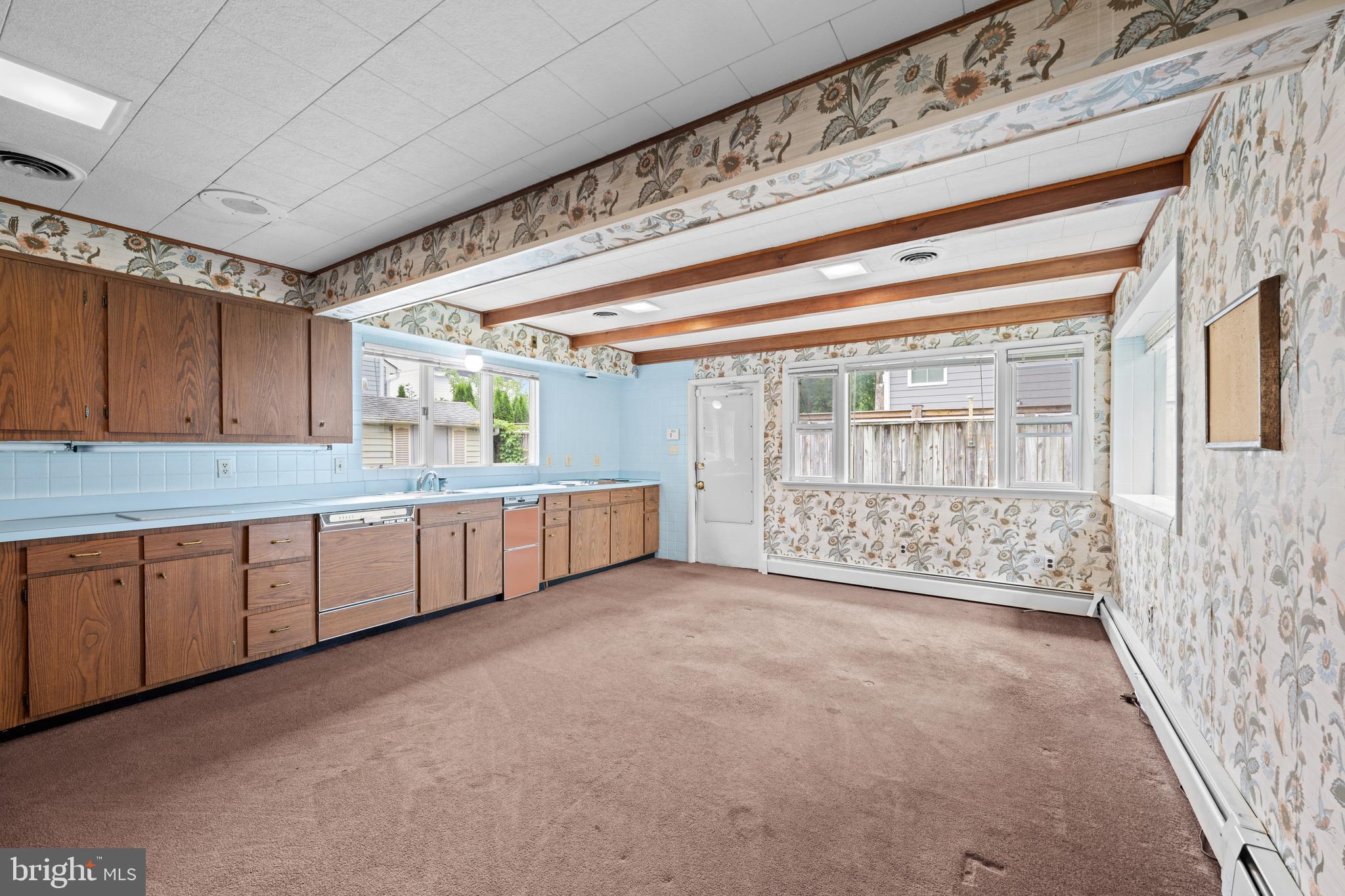 KENSINGTON ESTATES - Residential