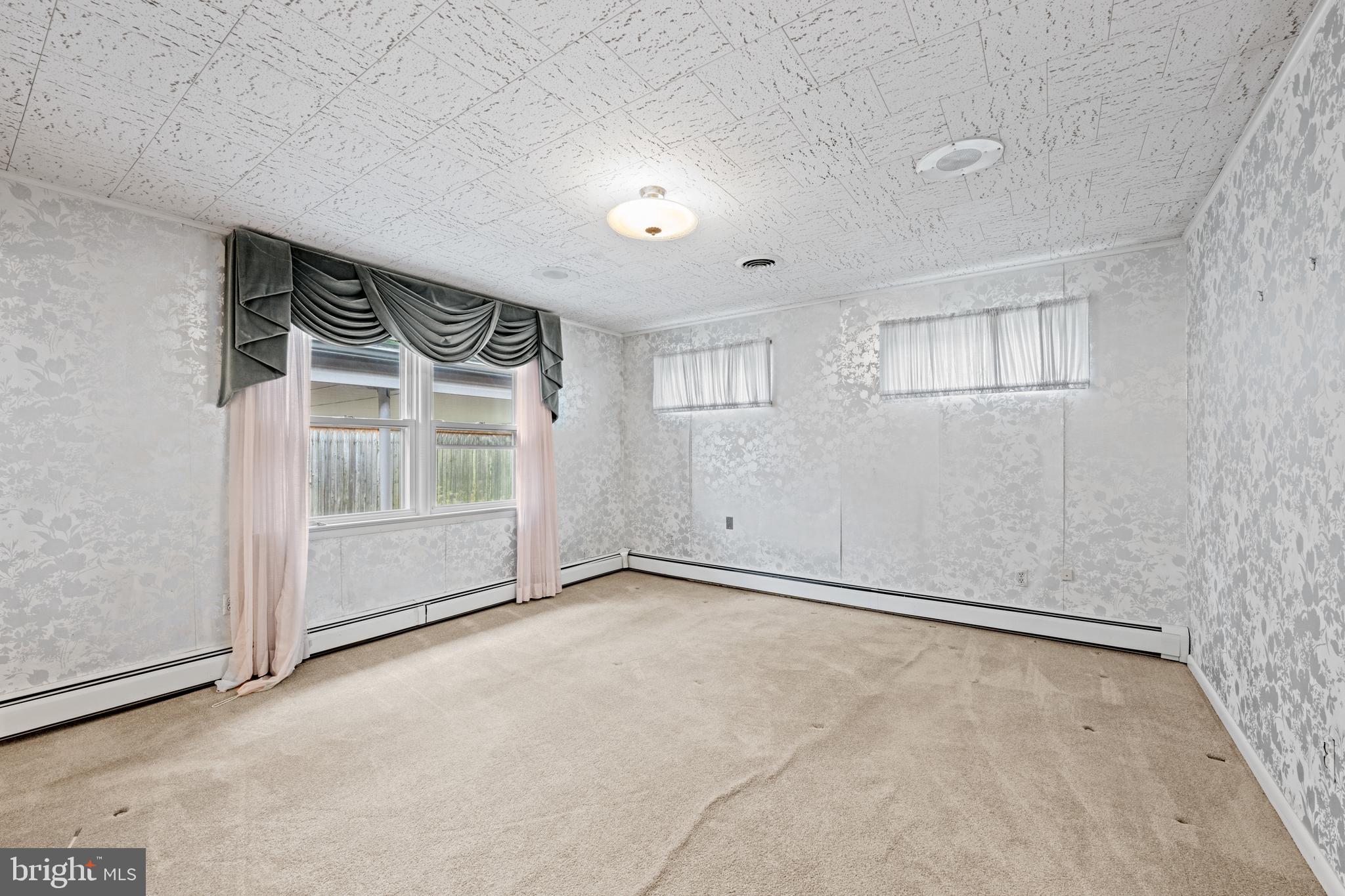 KENSINGTON ESTATES - Residential