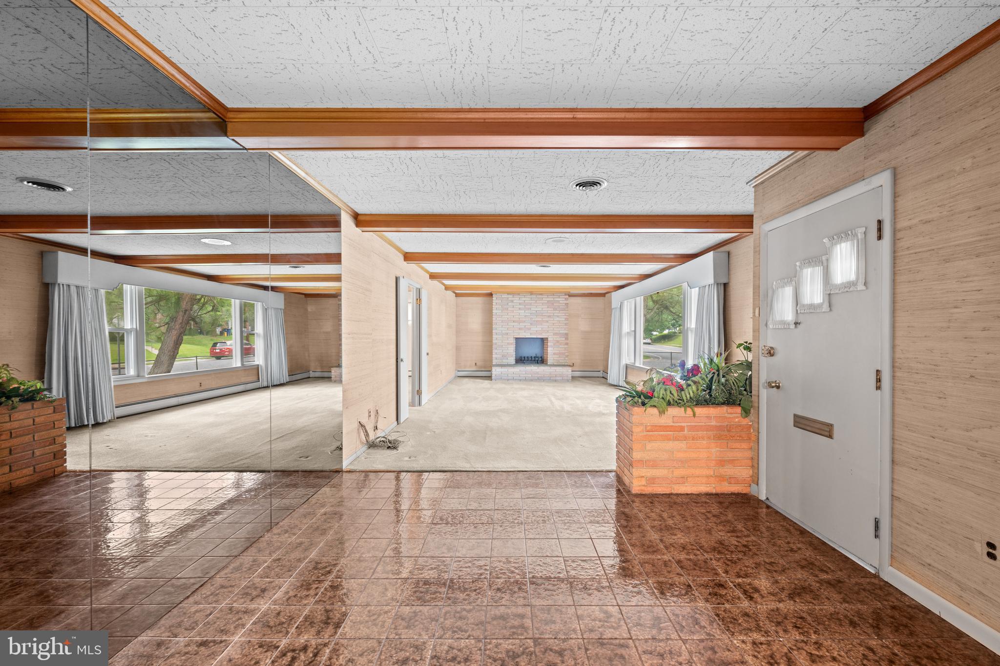 KENSINGTON ESTATES - Residential