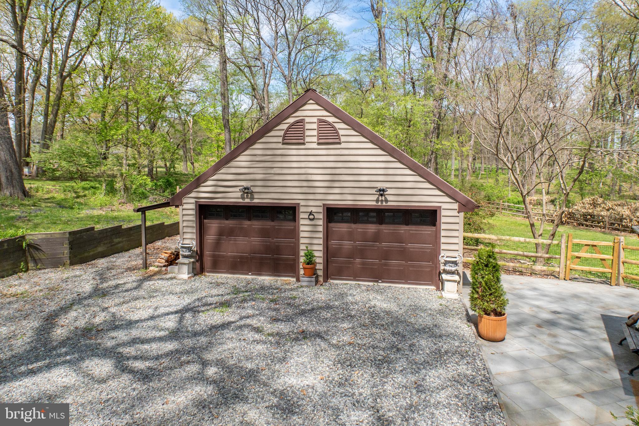 6 WHITE CLAY LANE