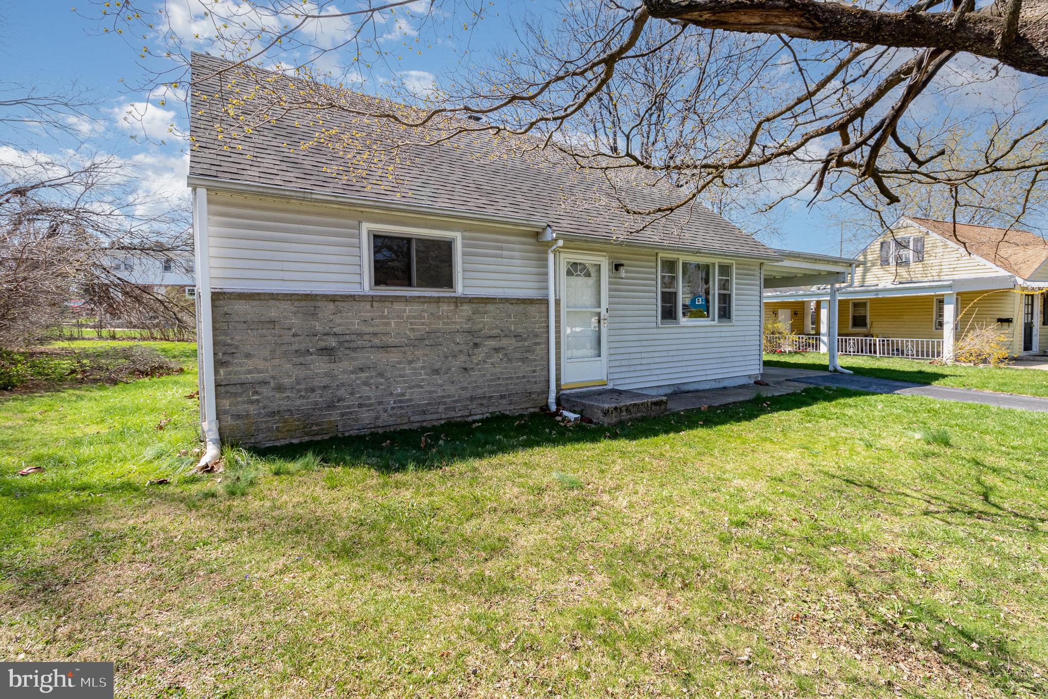 DELBROOK MANOR - Residential