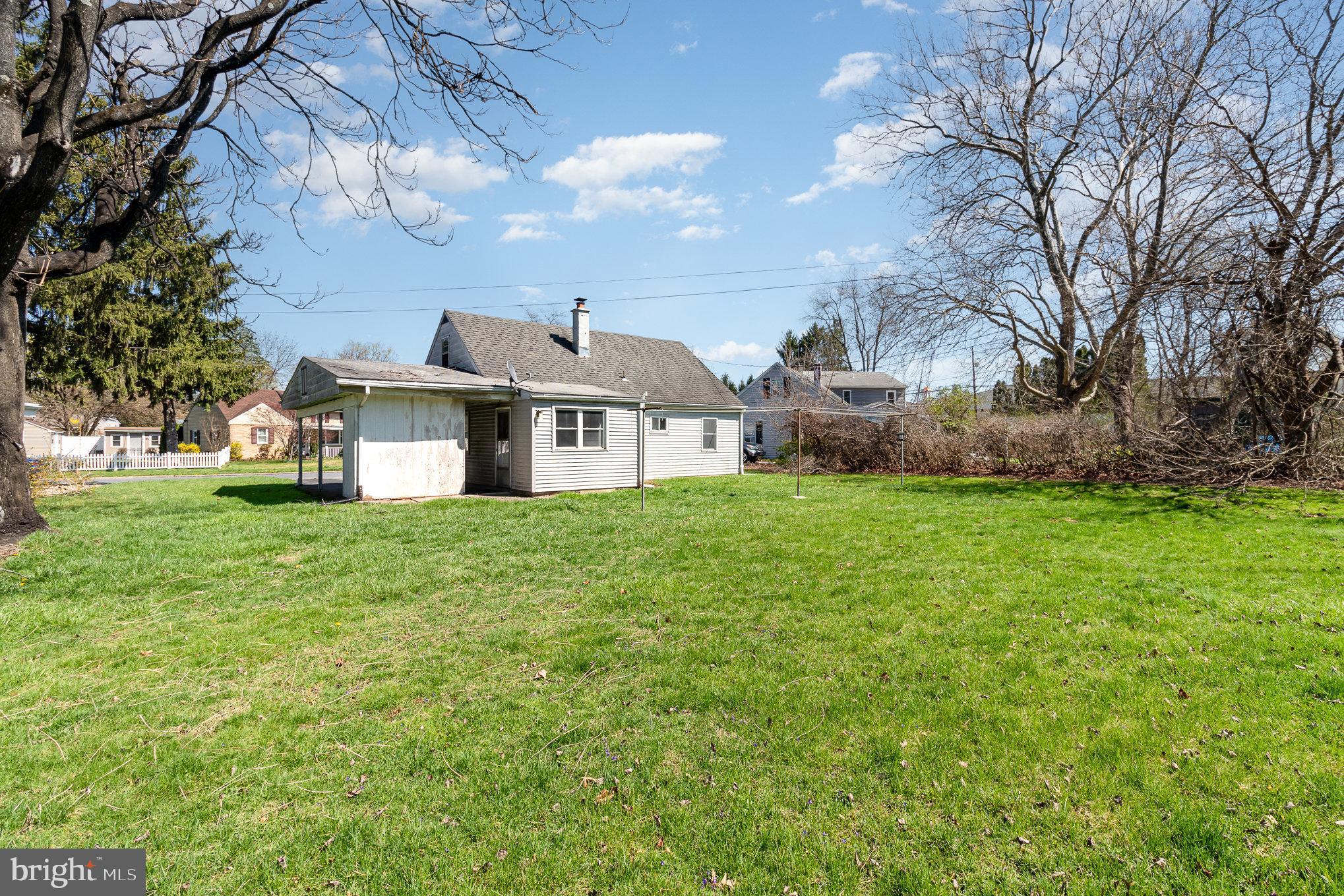 DELBROOK MANOR - Residential