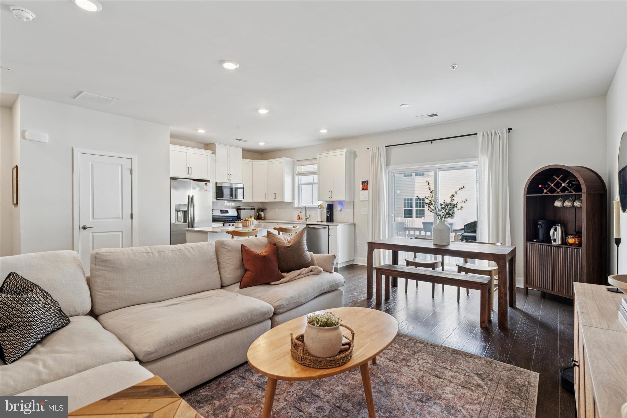 STEELPOINTE - Residential