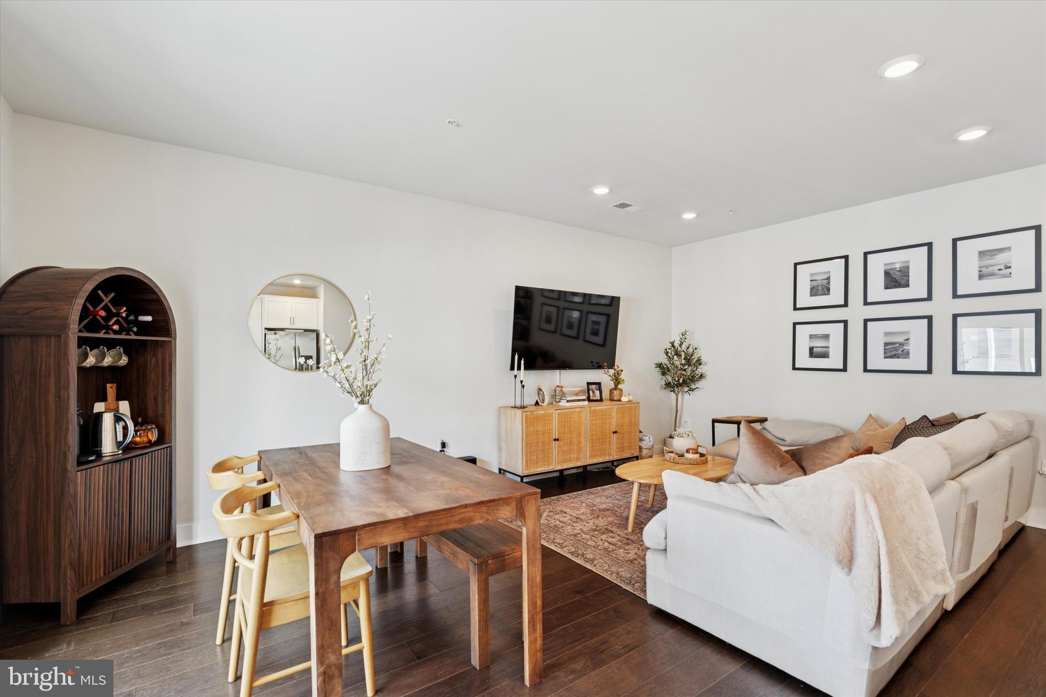 STEELPOINTE - Residential