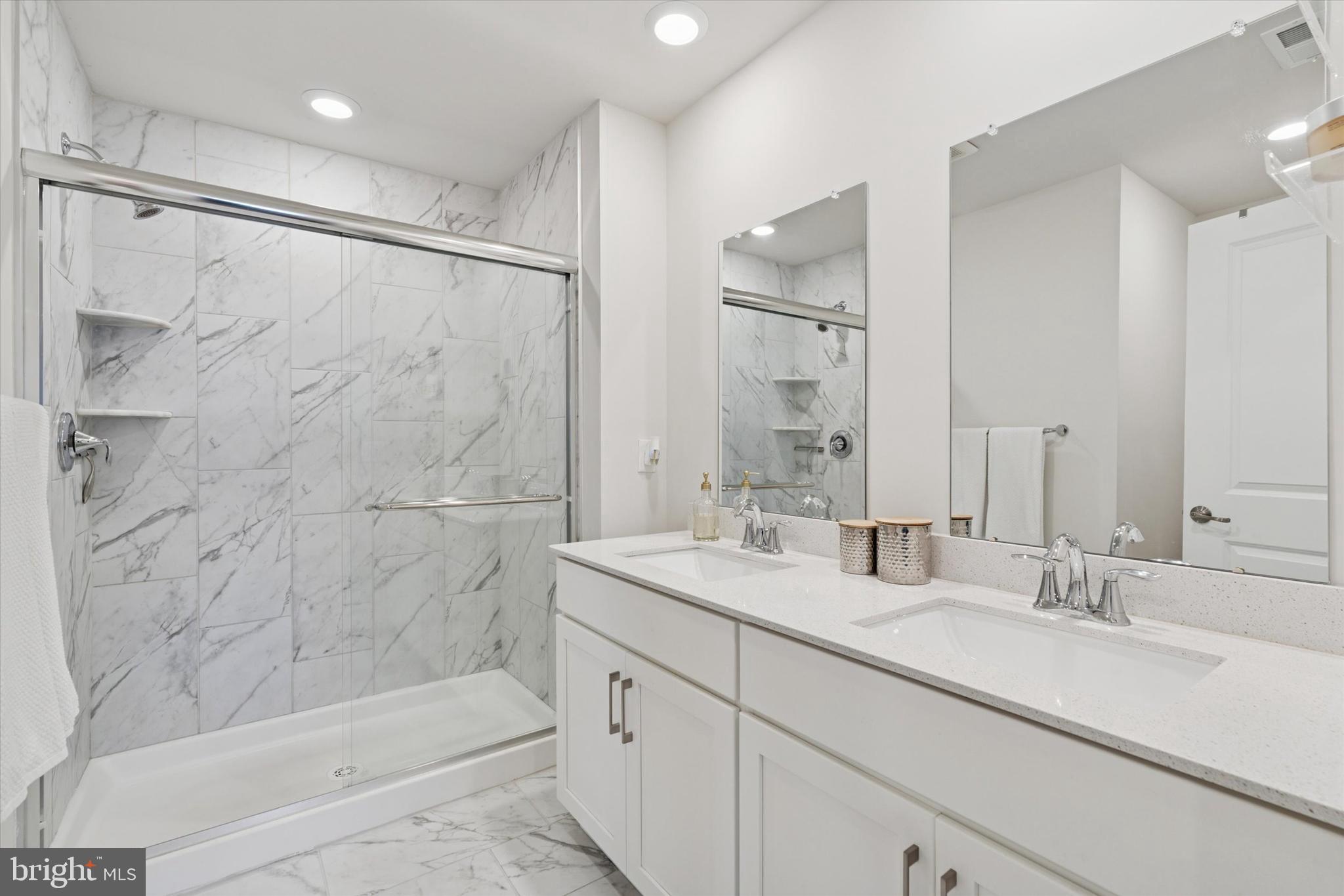 STEELPOINTE - Residential