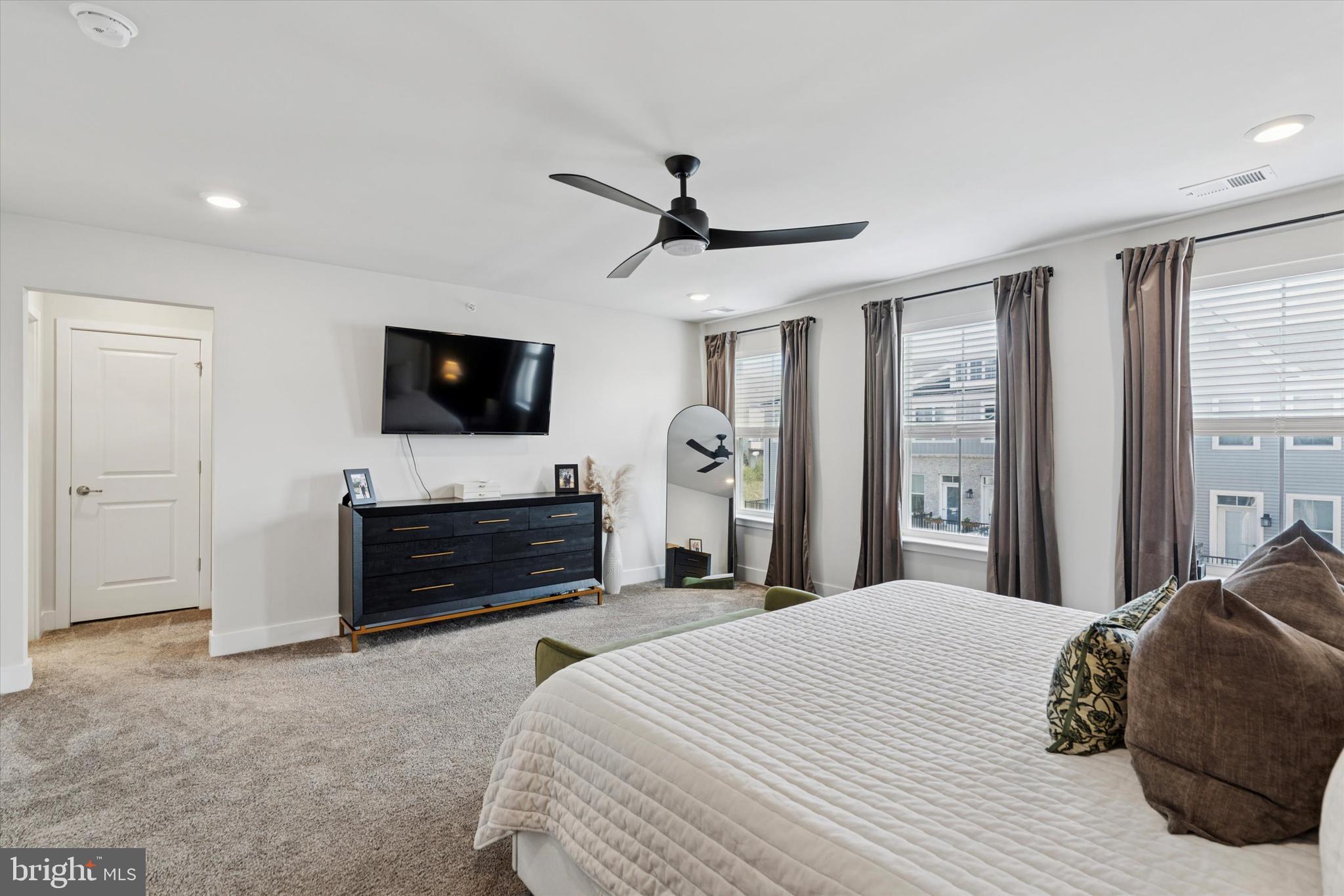 STEELPOINTE - Residential