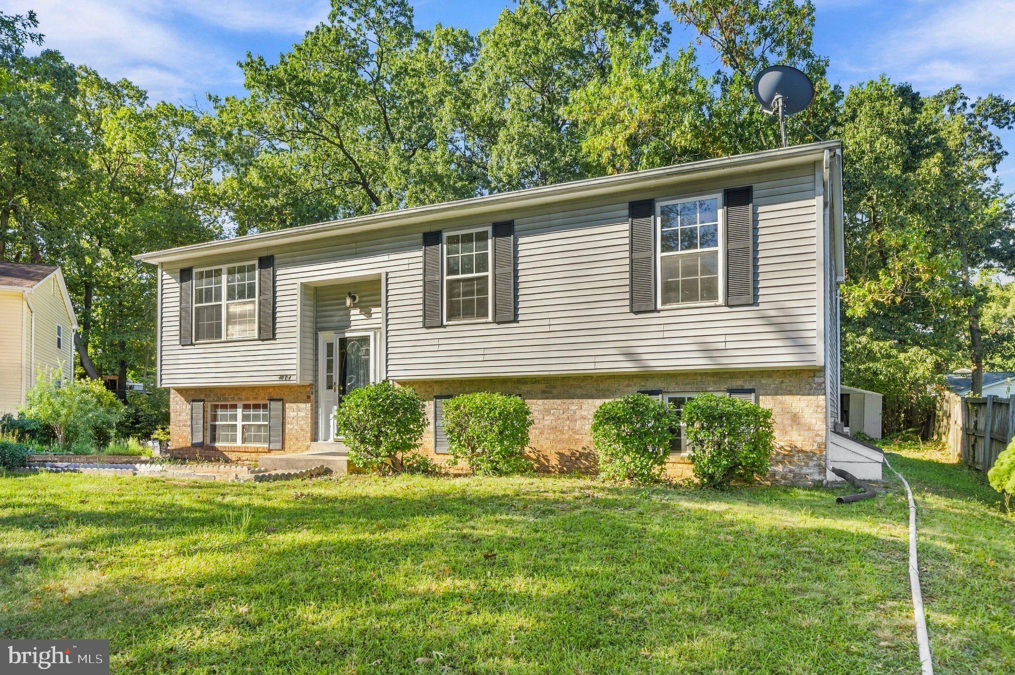 4004 HOBART COURT