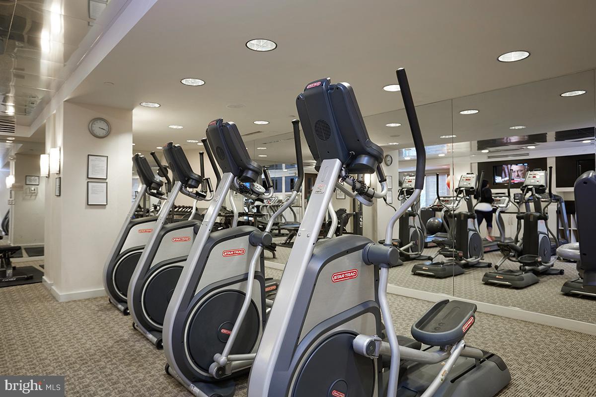 GALLERY AT WHITE FLINT - Residential