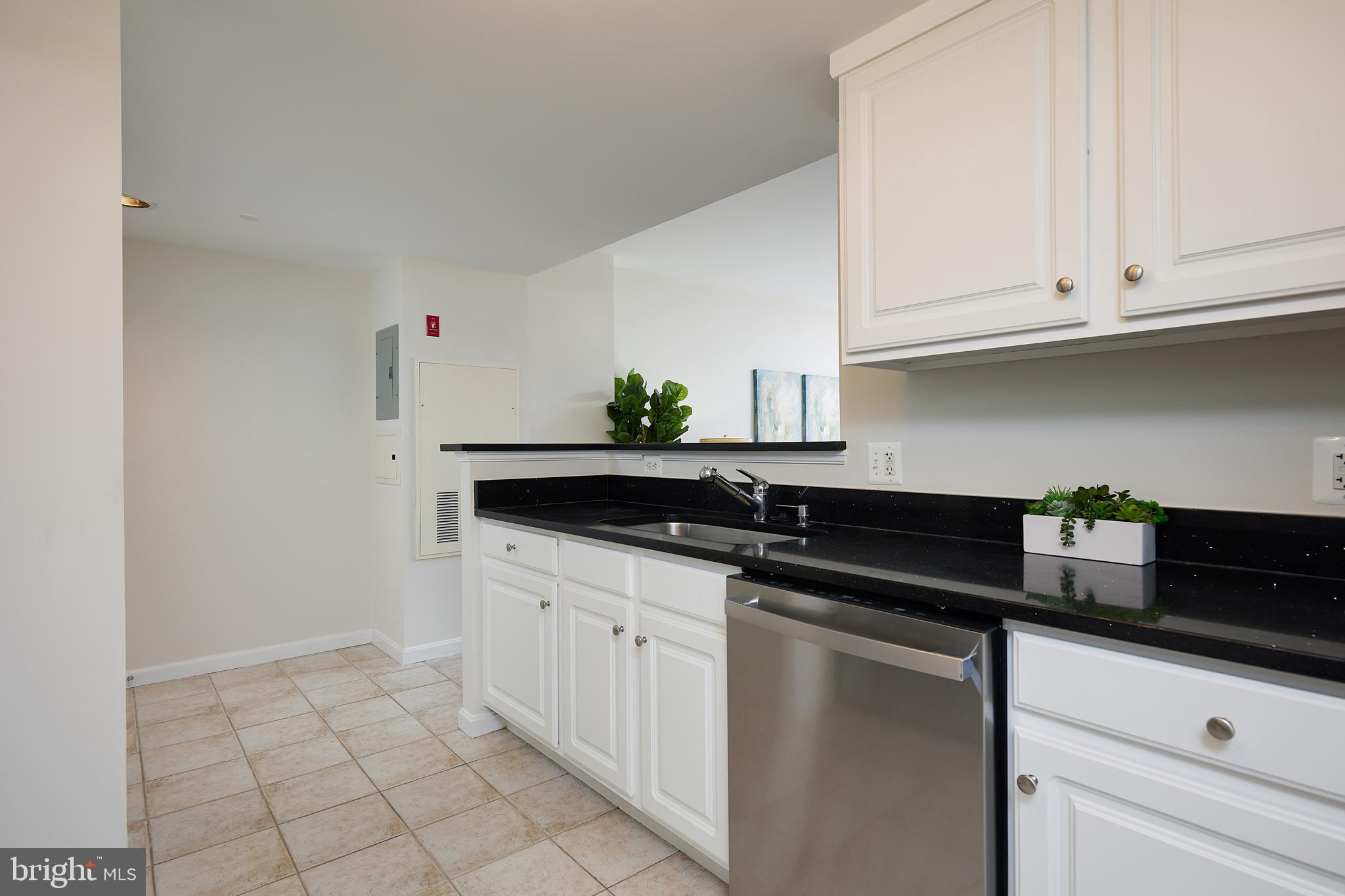 GALLERY AT WHITE FLINT - Residential