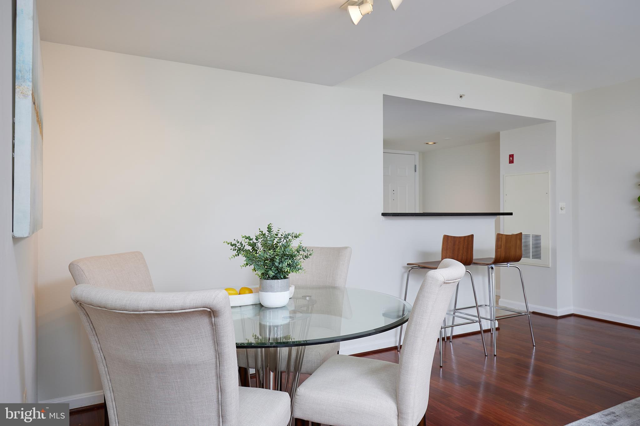 GALLERY AT WHITE FLINT - Residential