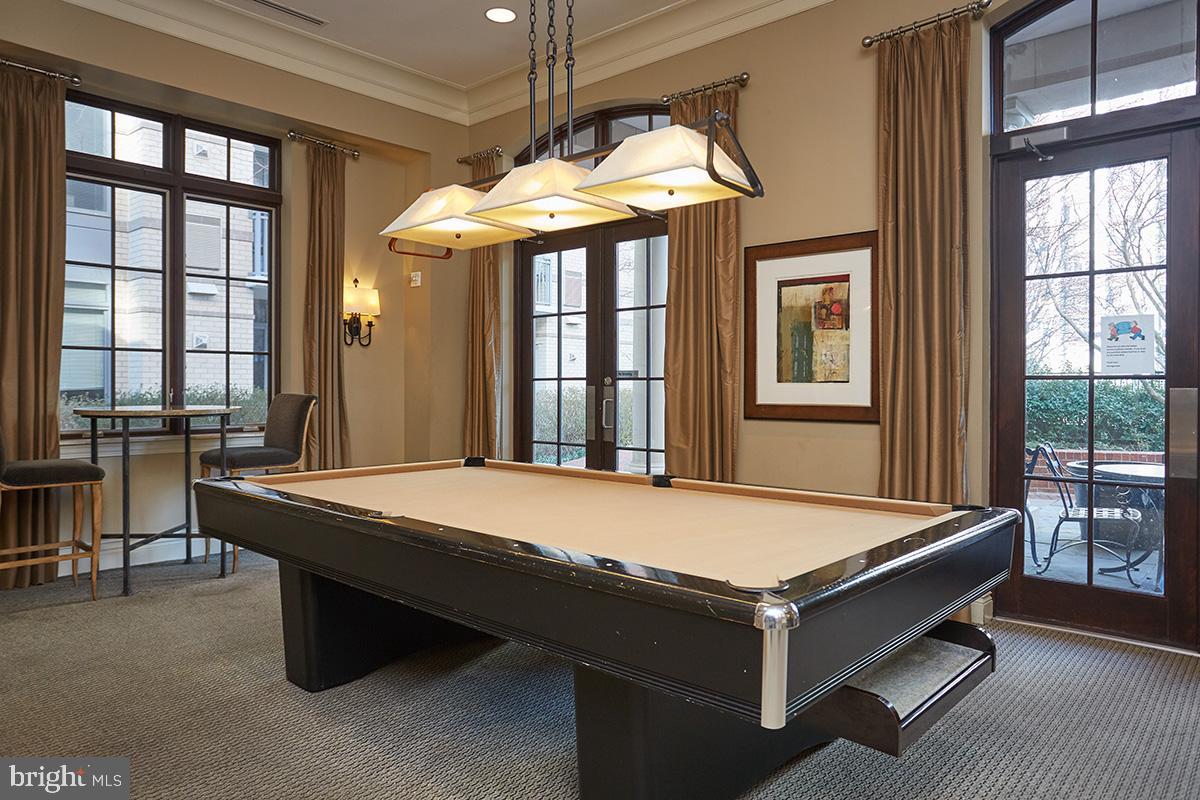 GALLERY AT WHITE FLINT - Residential