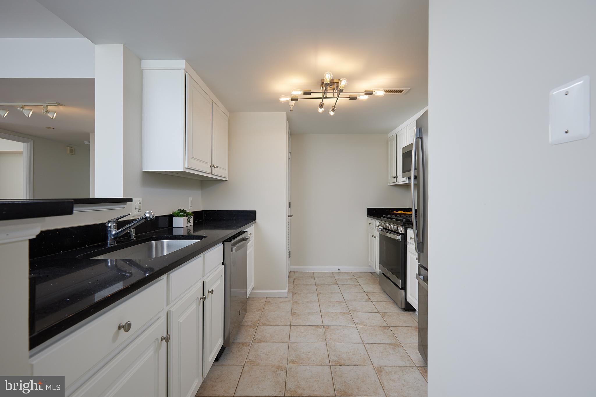 GALLERY AT WHITE FLINT - Residential