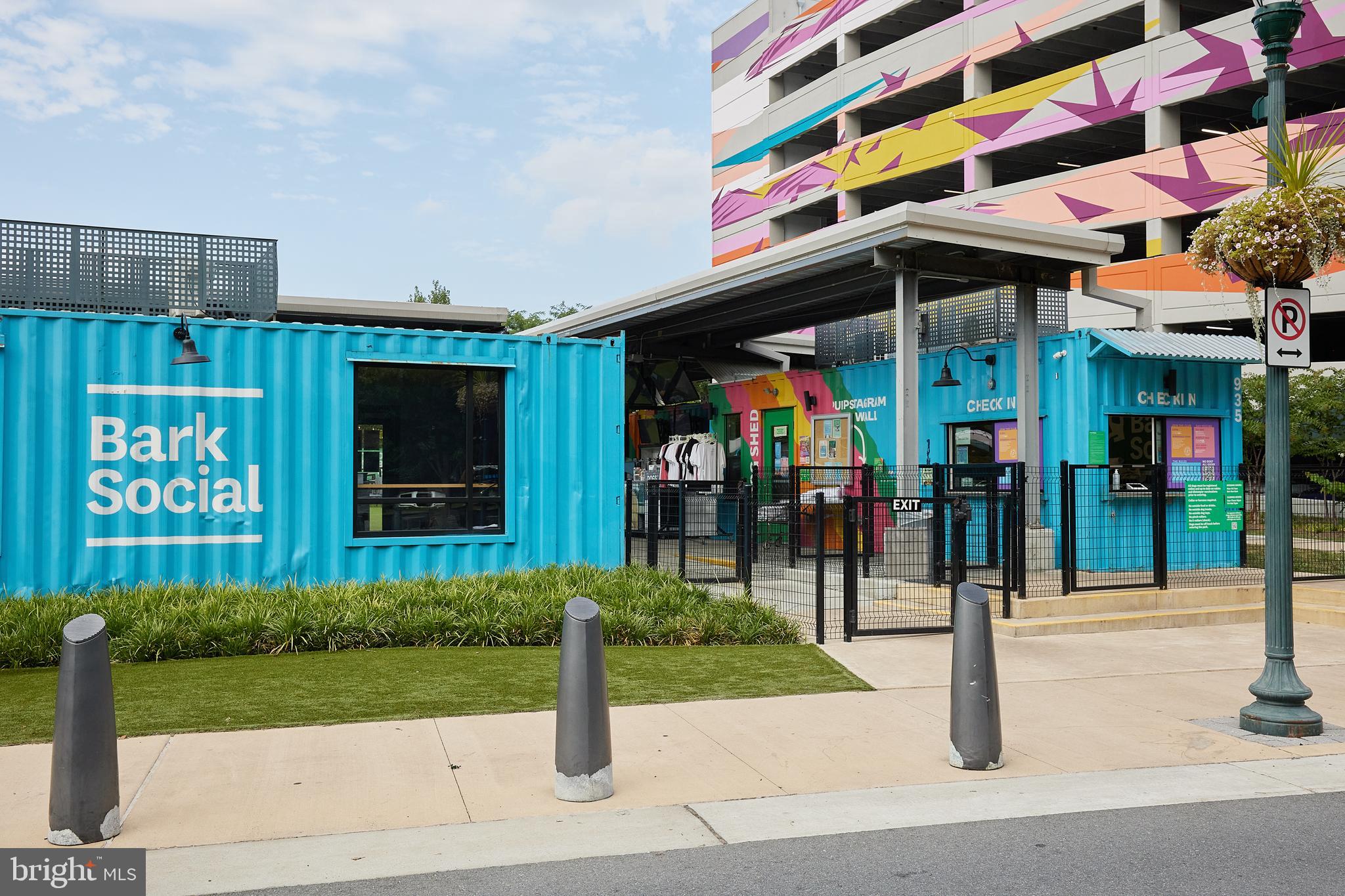 GALLERY AT WHITE FLINT - Residential