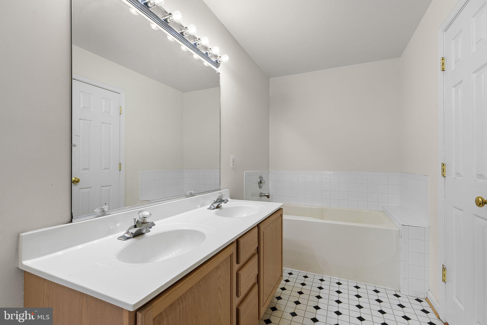 WILDERNESS SHORES - Residential