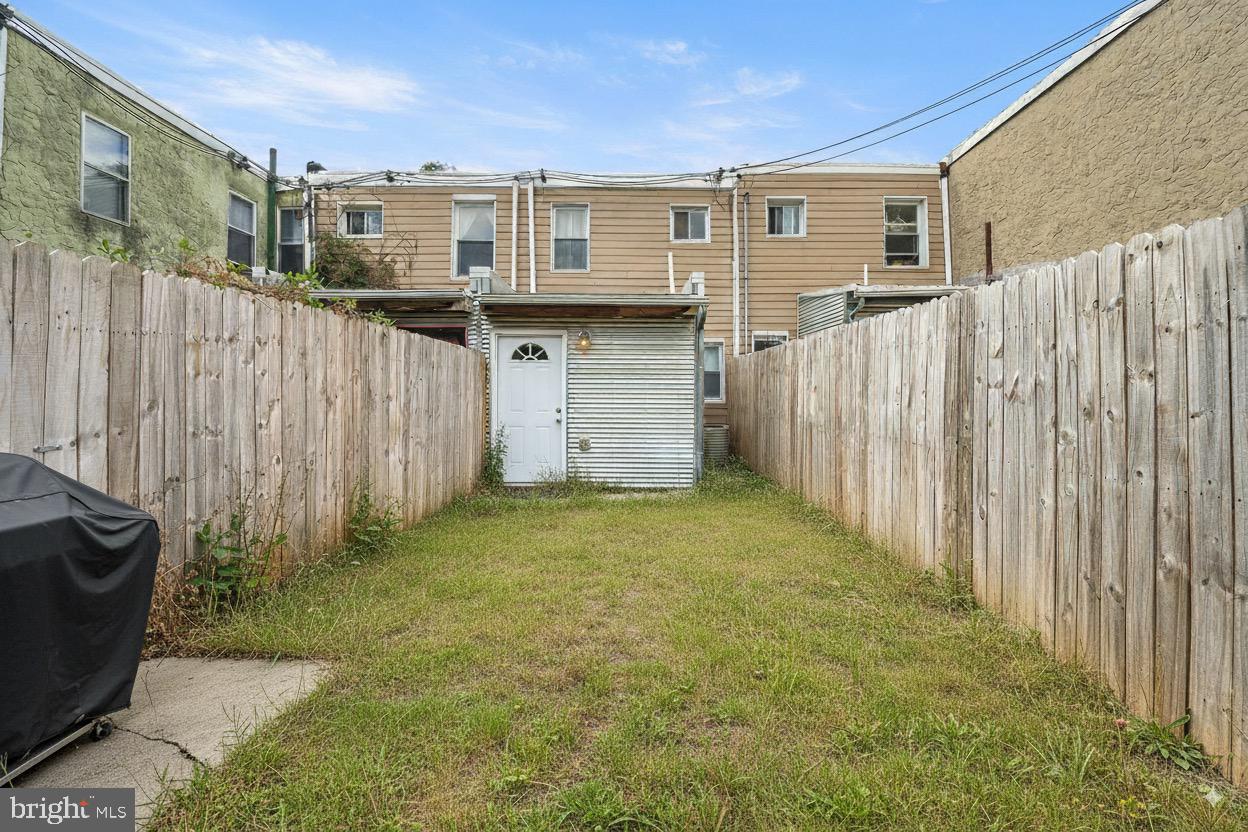 EAST KENSINGTON - Residential