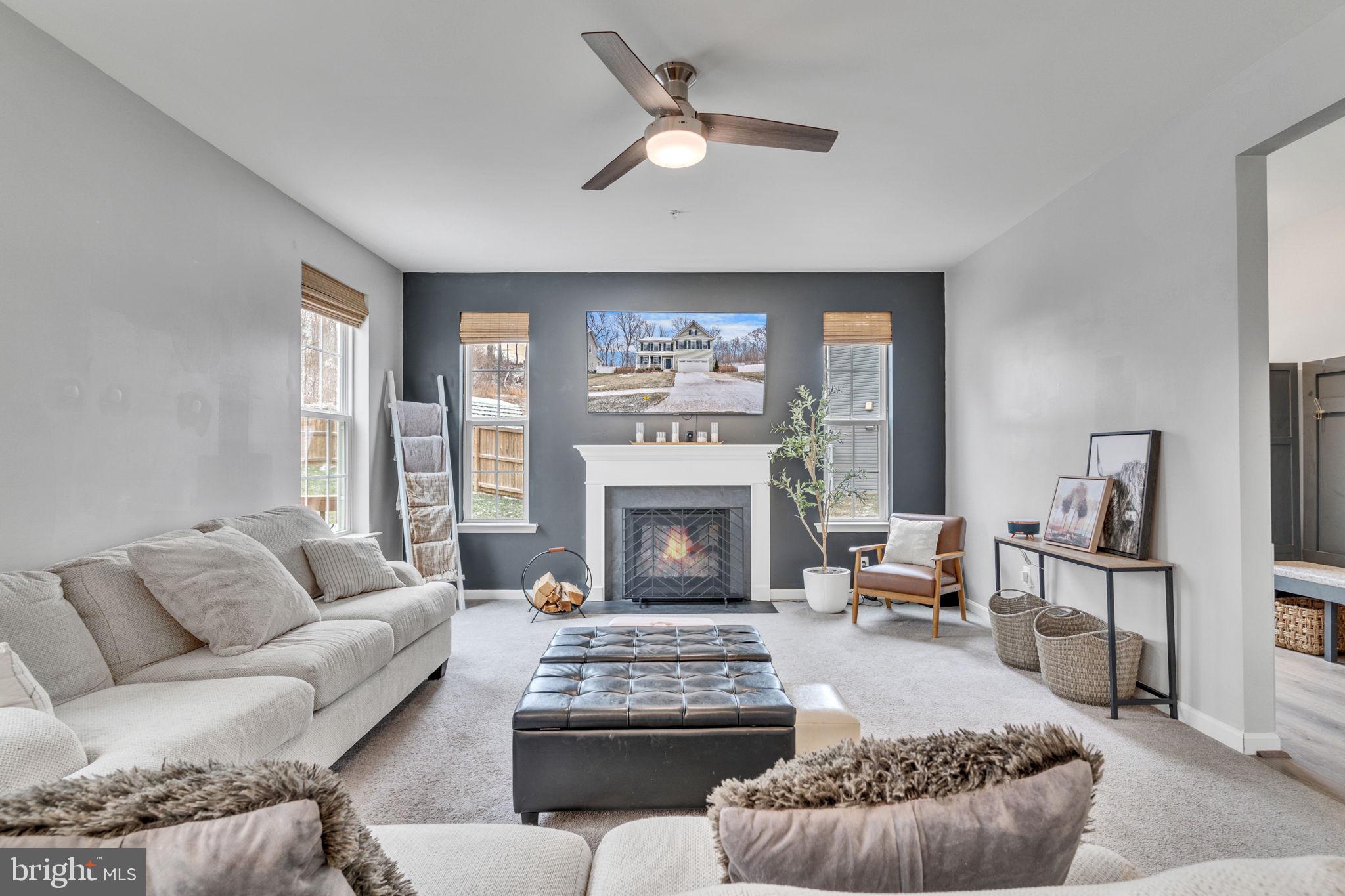 WINDSOR MANOR - Residential