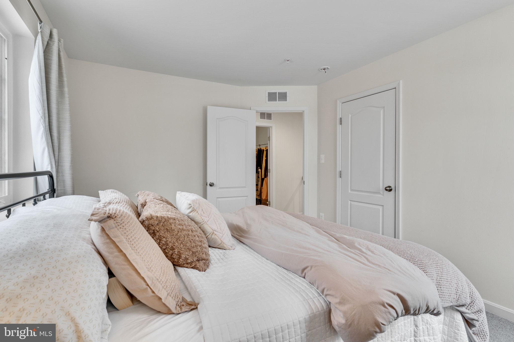 WINDSOR MANOR - Residential