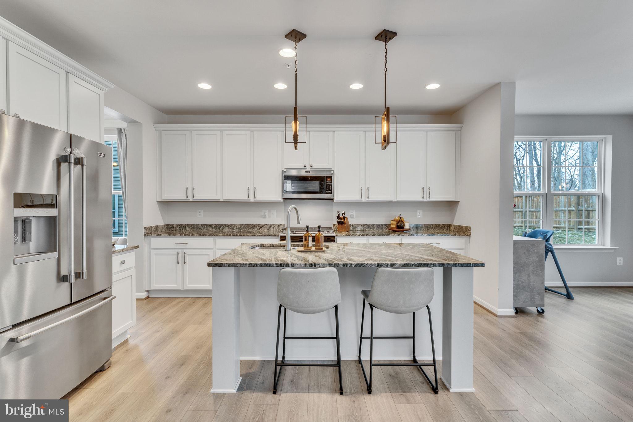 WINDSOR MANOR - Residential