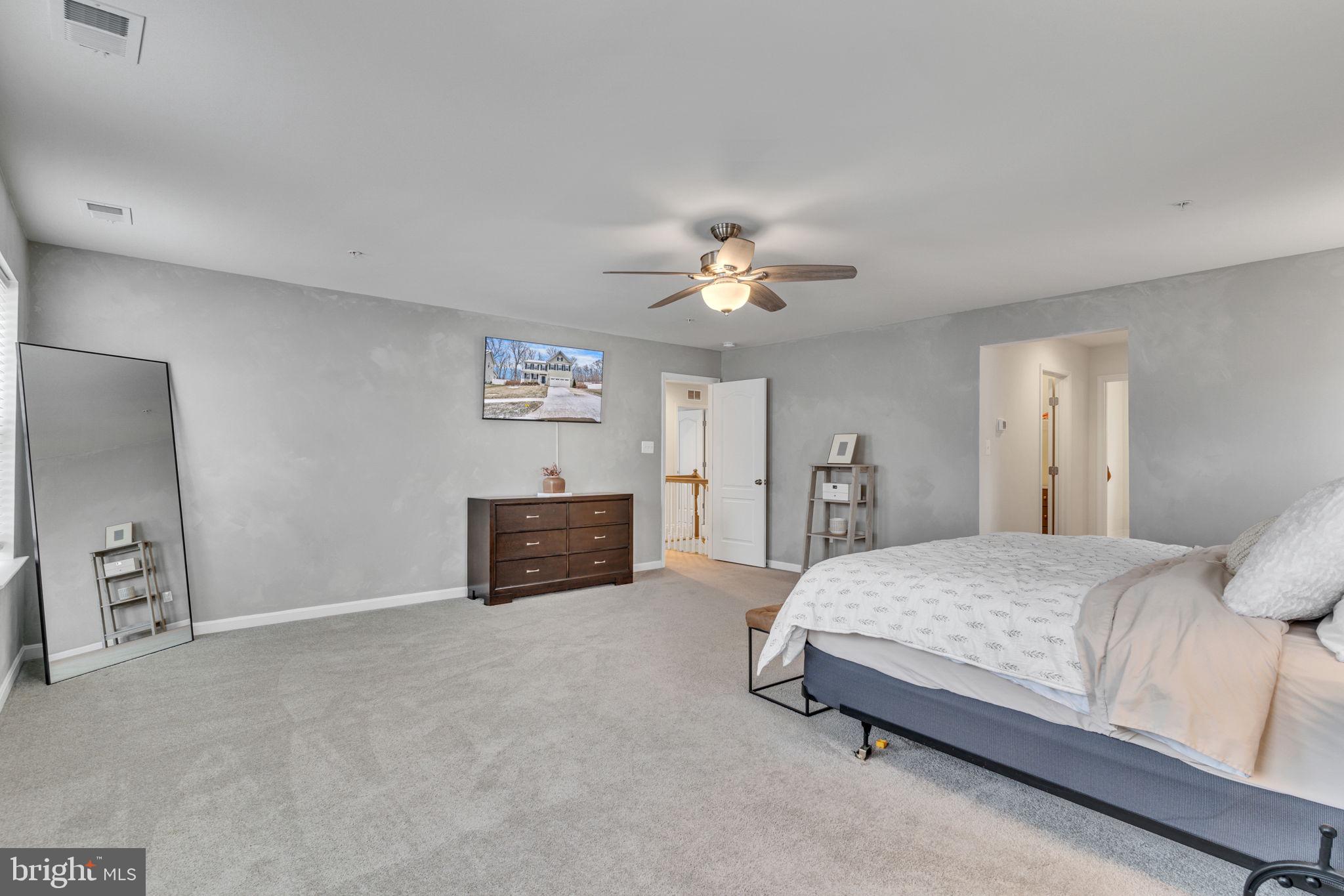 WINDSOR MANOR - Residential