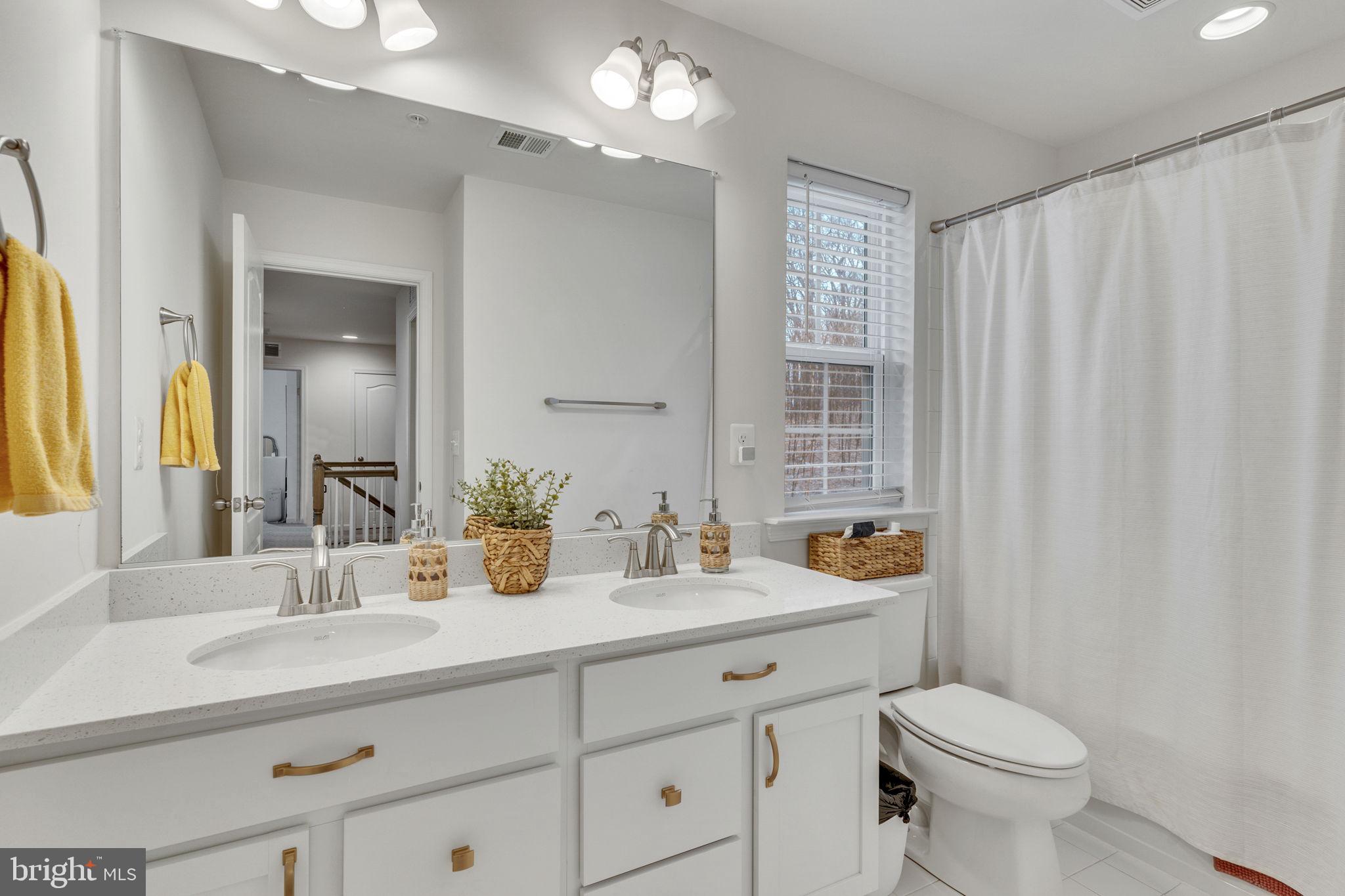 WINDSOR MANOR - Residential