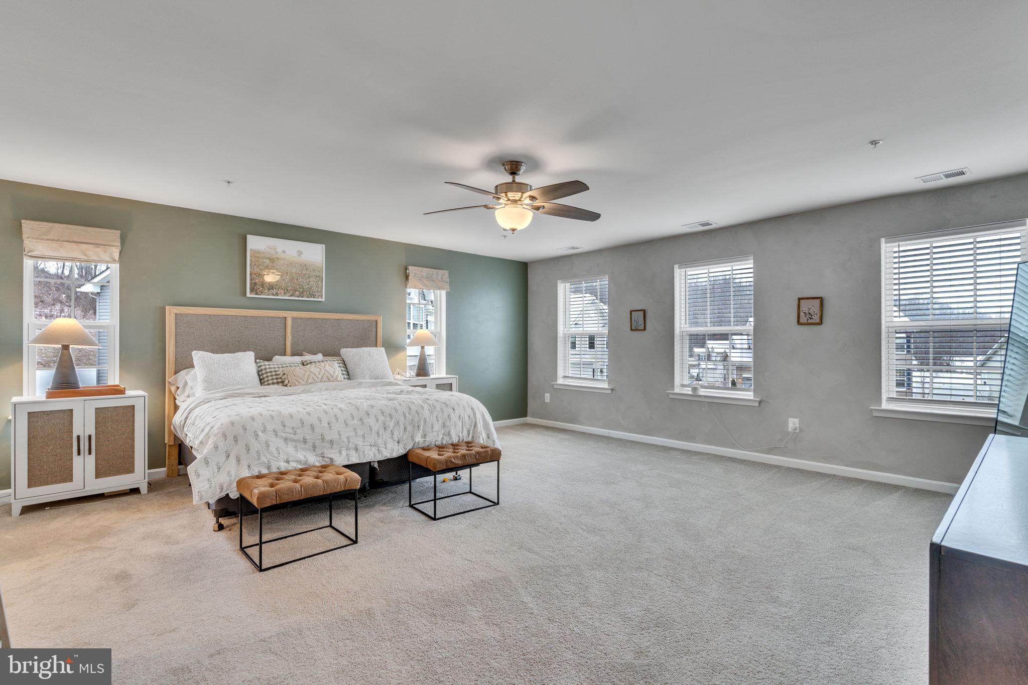 WINDSOR MANOR - Residential