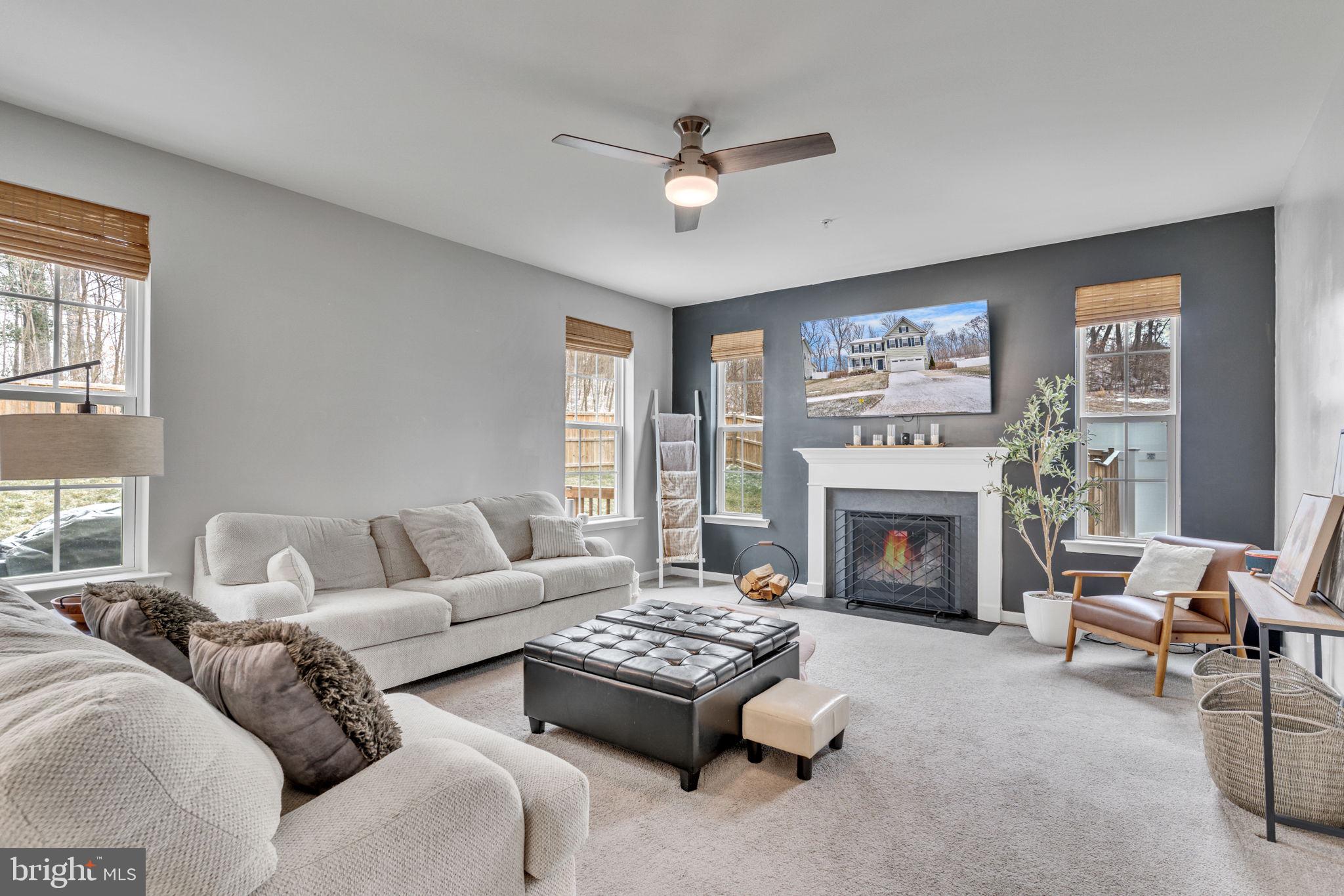 WINDSOR MANOR - Residential