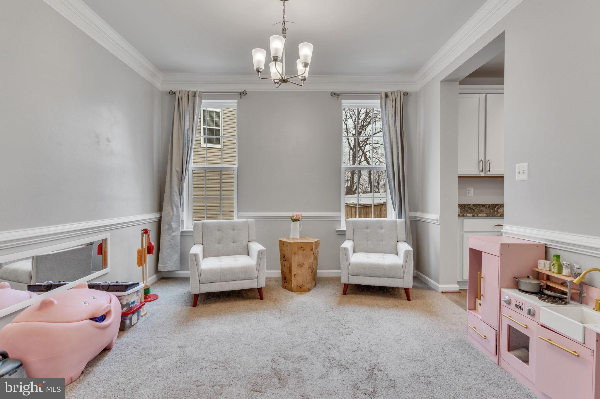 WINDSOR MANOR - Residential