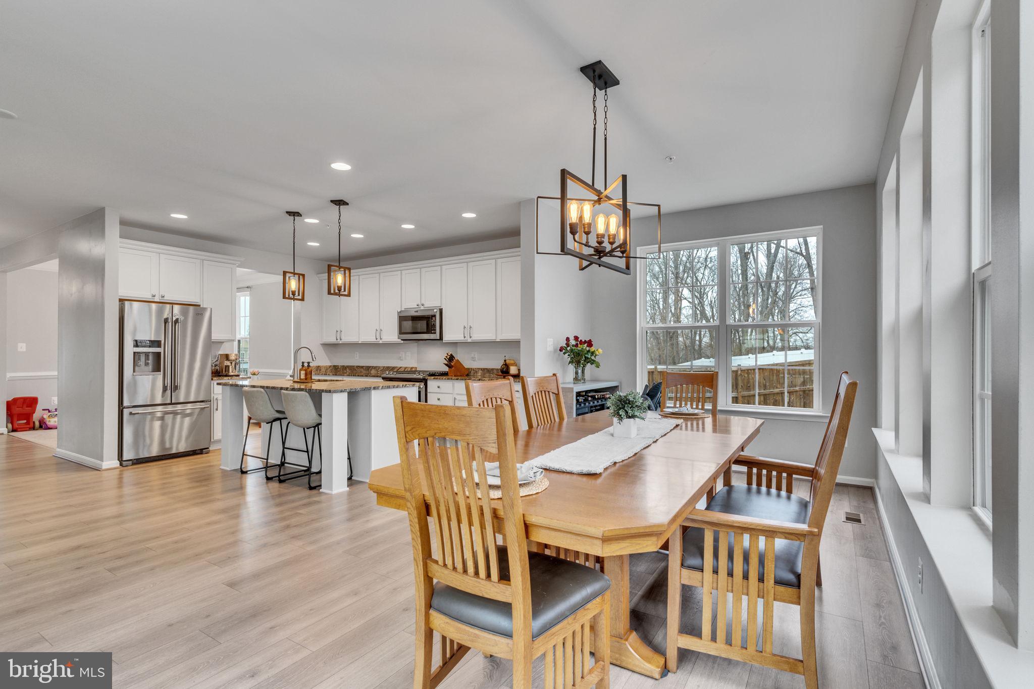 WINDSOR MANOR - Residential