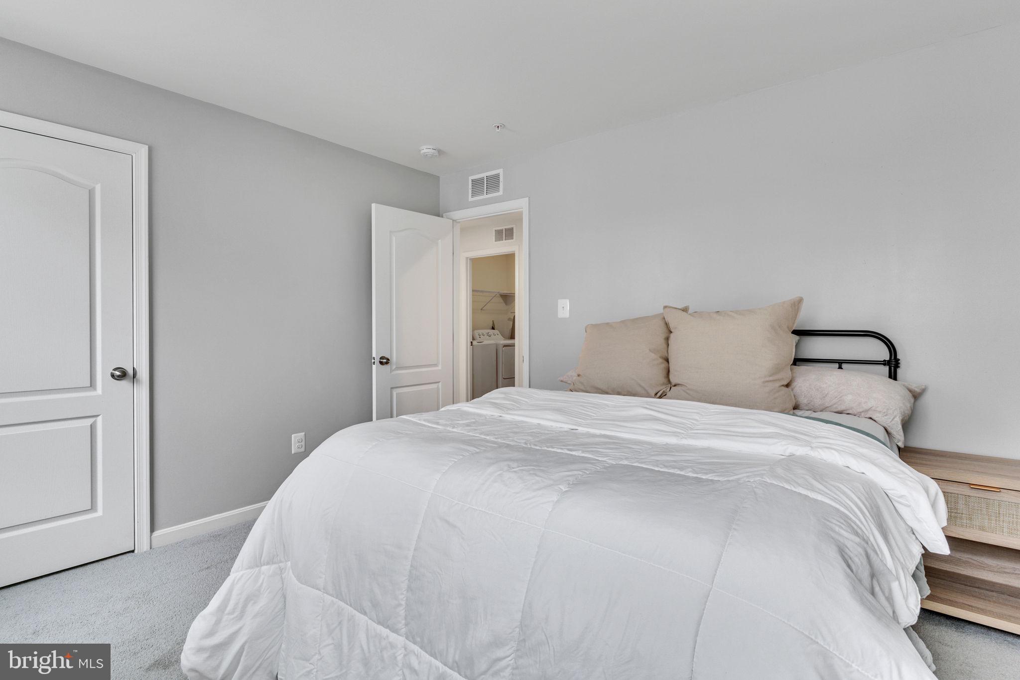 WINDSOR MANOR - Residential