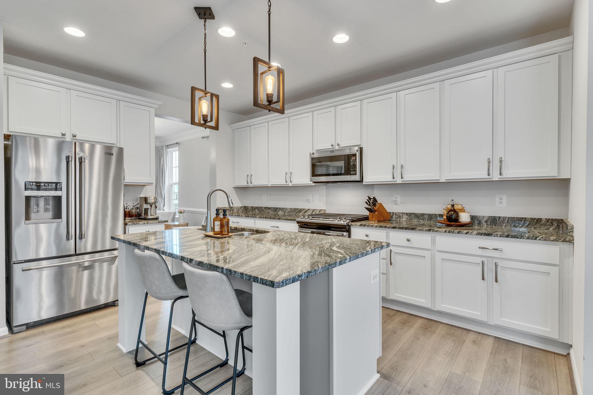 WINDSOR MANOR - Residential