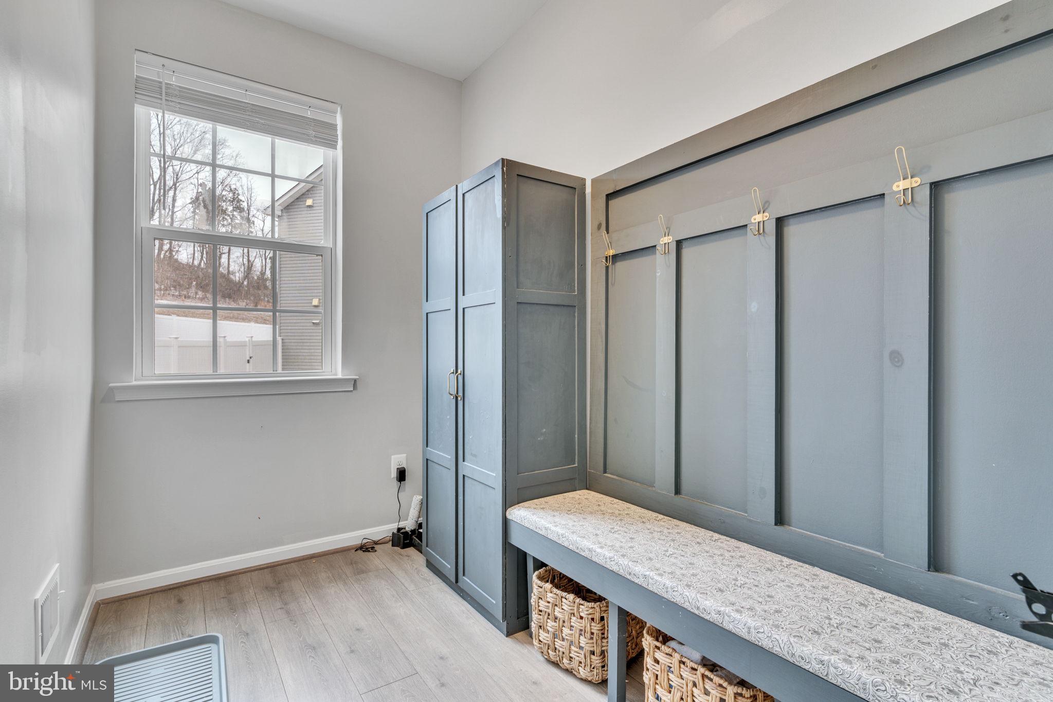 WINDSOR MANOR - Residential