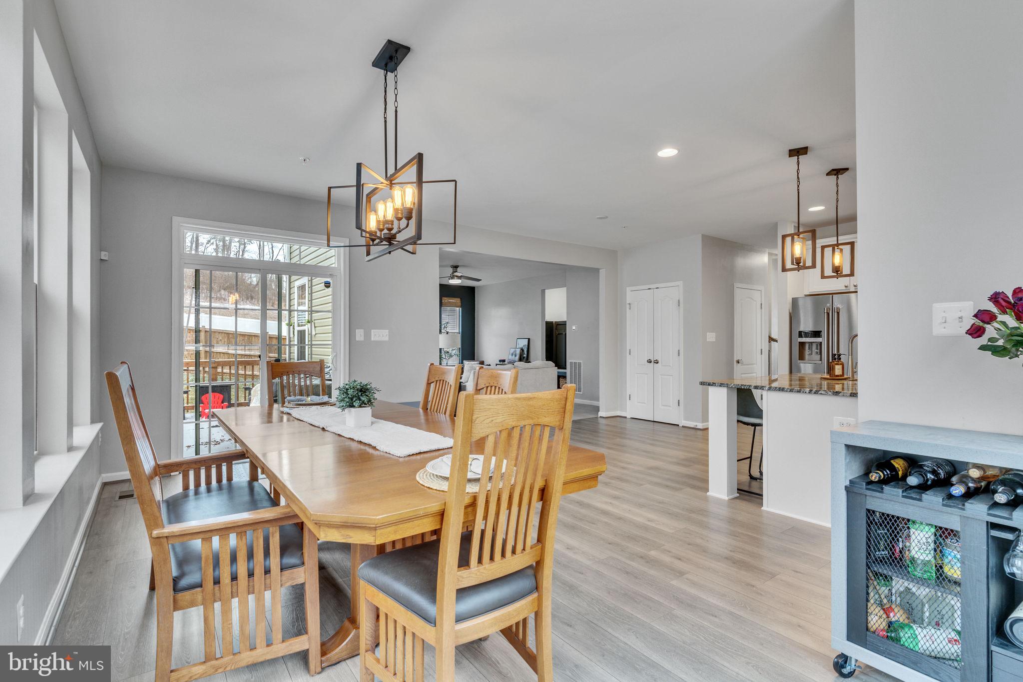 WINDSOR MANOR - Residential