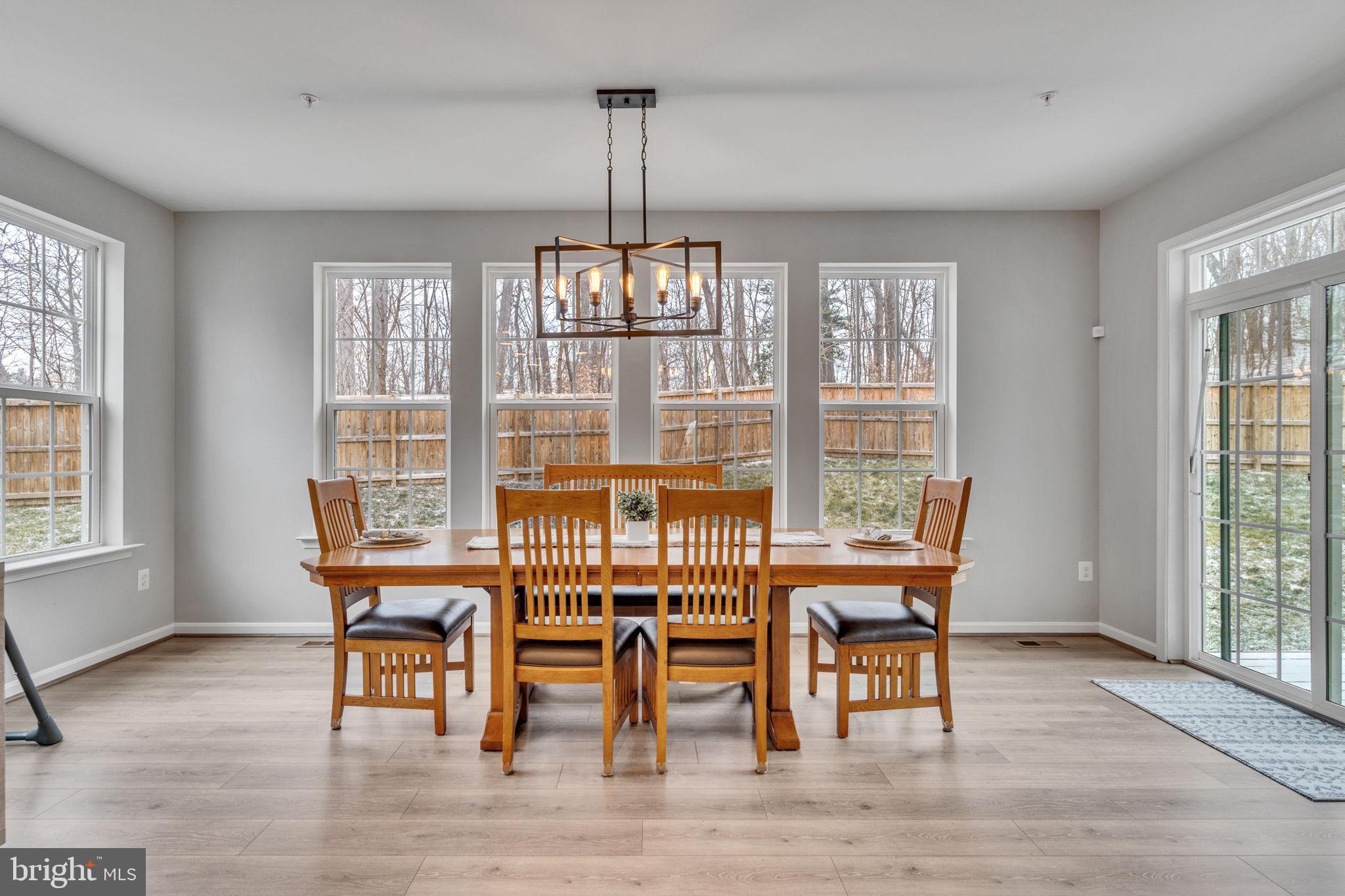 WINDSOR MANOR - Residential