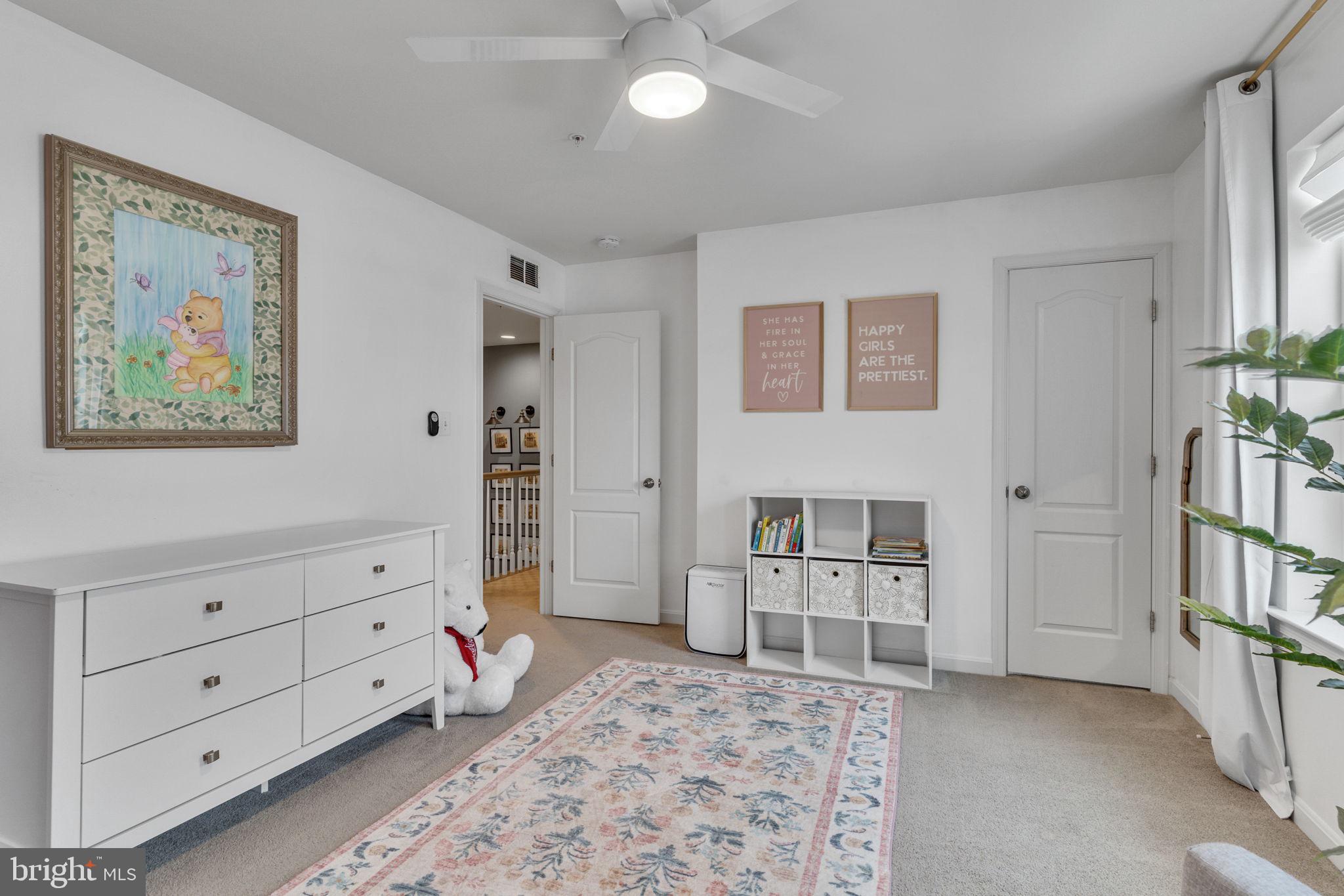 WINDSOR MANOR - Residential