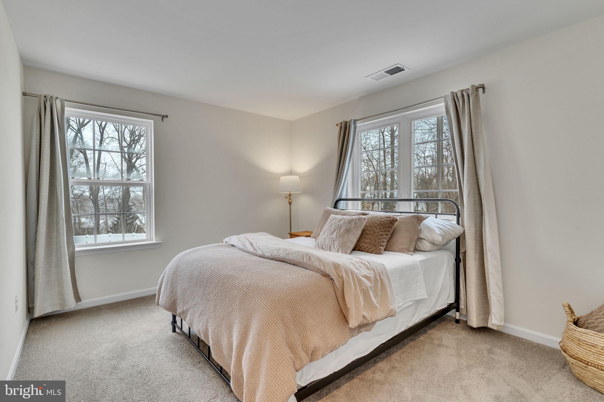 WINDSOR MANOR - Residential