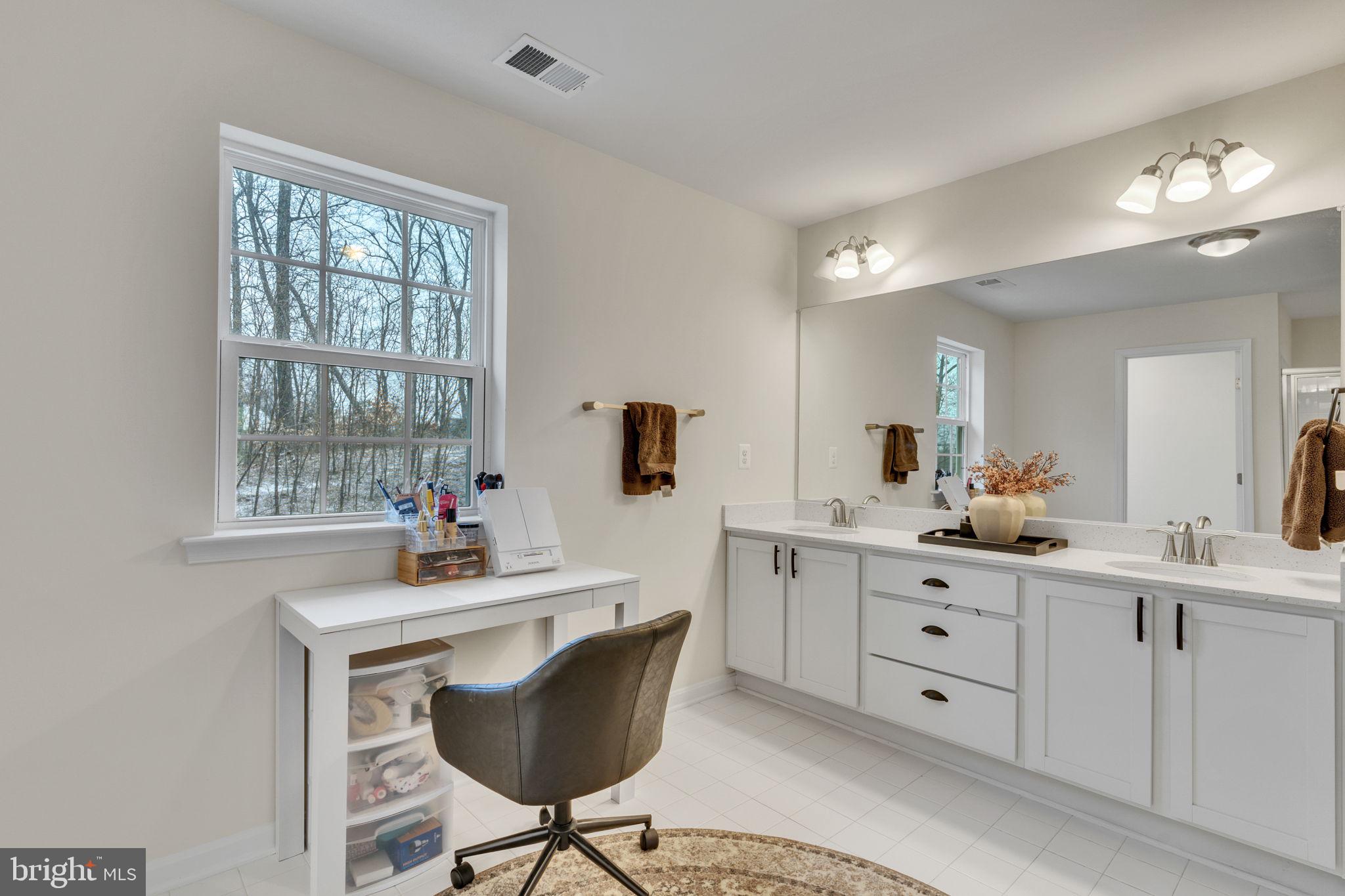 WINDSOR MANOR - Residential