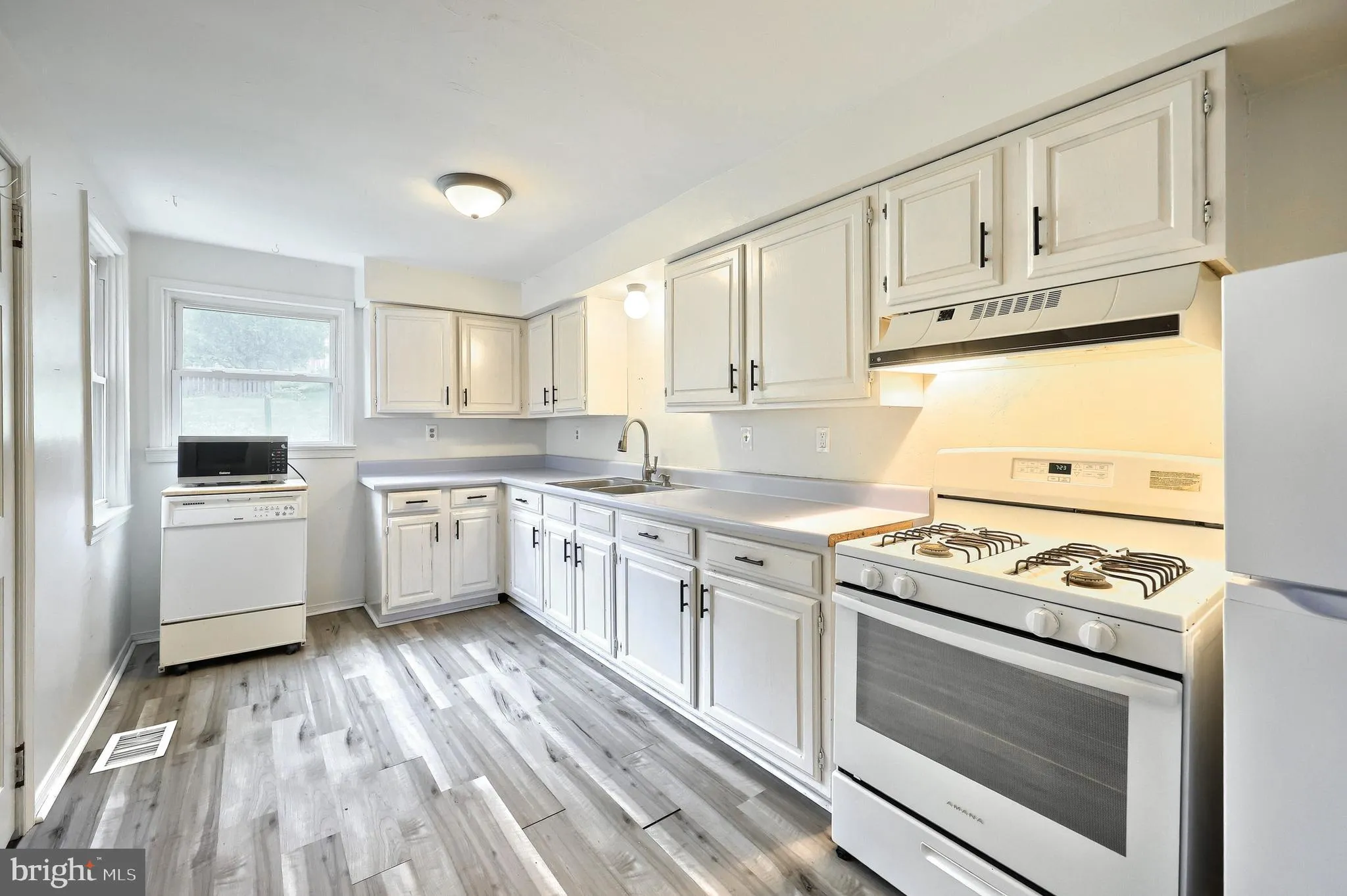 Mount Wolf, Pennsylvania 17347, United States, 3 Bedrooms Bedrooms, ,2 BathroomsBathrooms,Residential,Active,157225