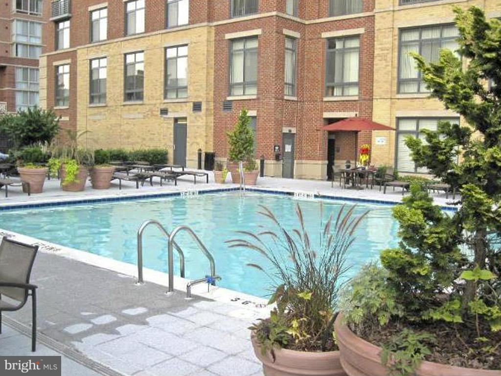 CONDOS AT CARLYLE SQUARE - Residential Lease